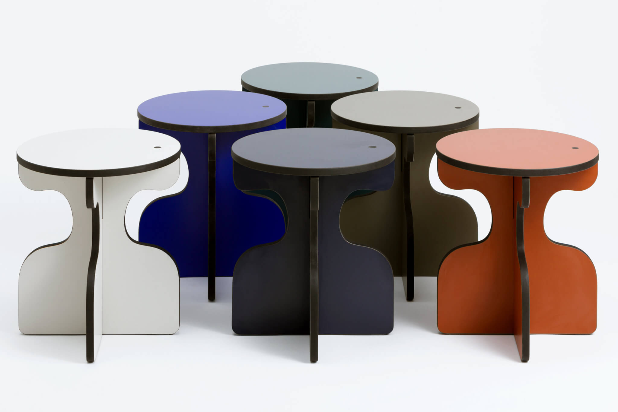 MAREE Table Gray-Green