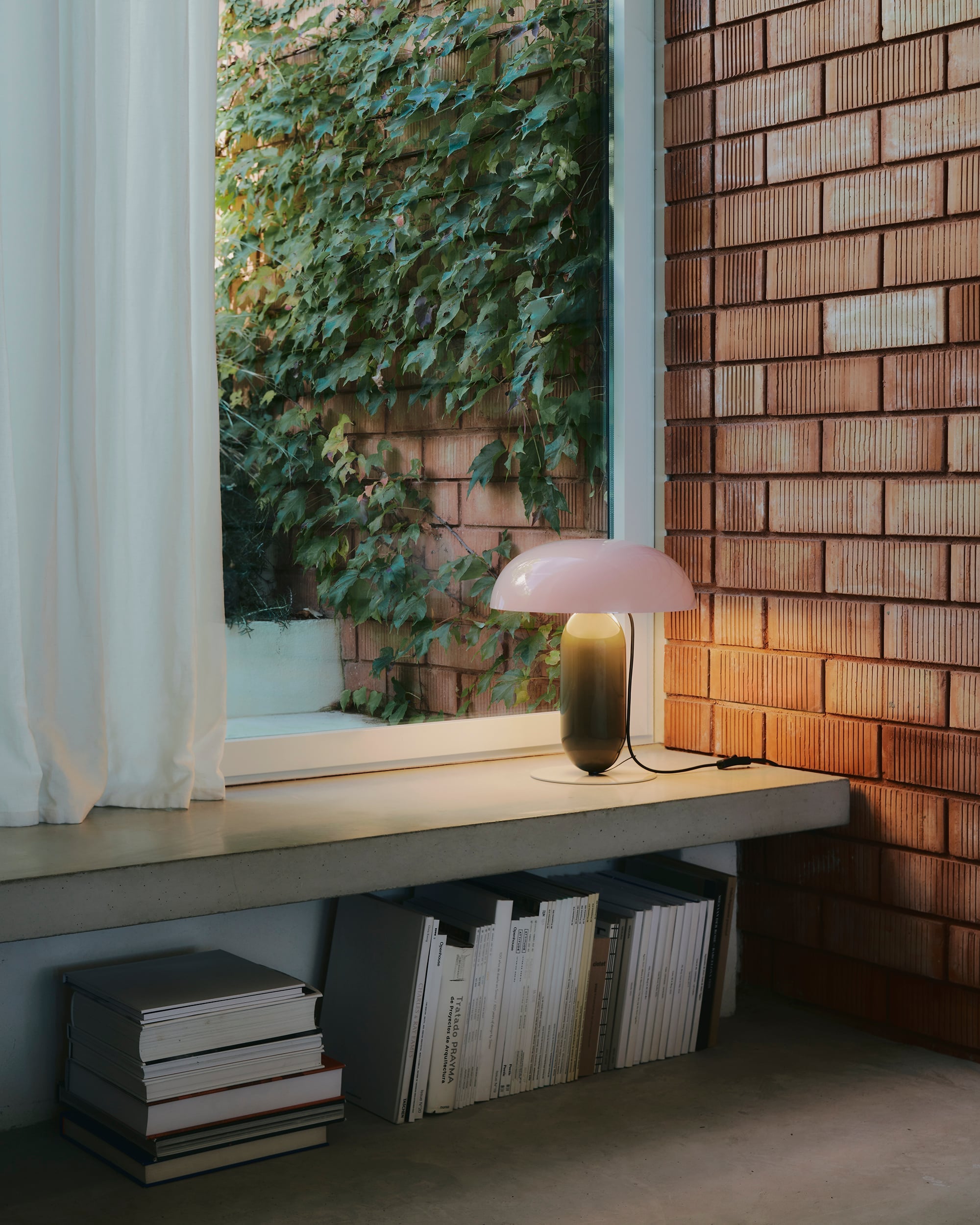 Tischlampe GAMBOSA rosa mit grünem Fuß