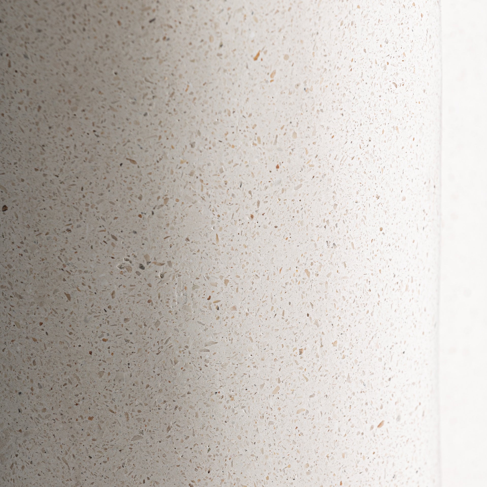 Beistelltisch BROICH cremefarbenes Terrazzo