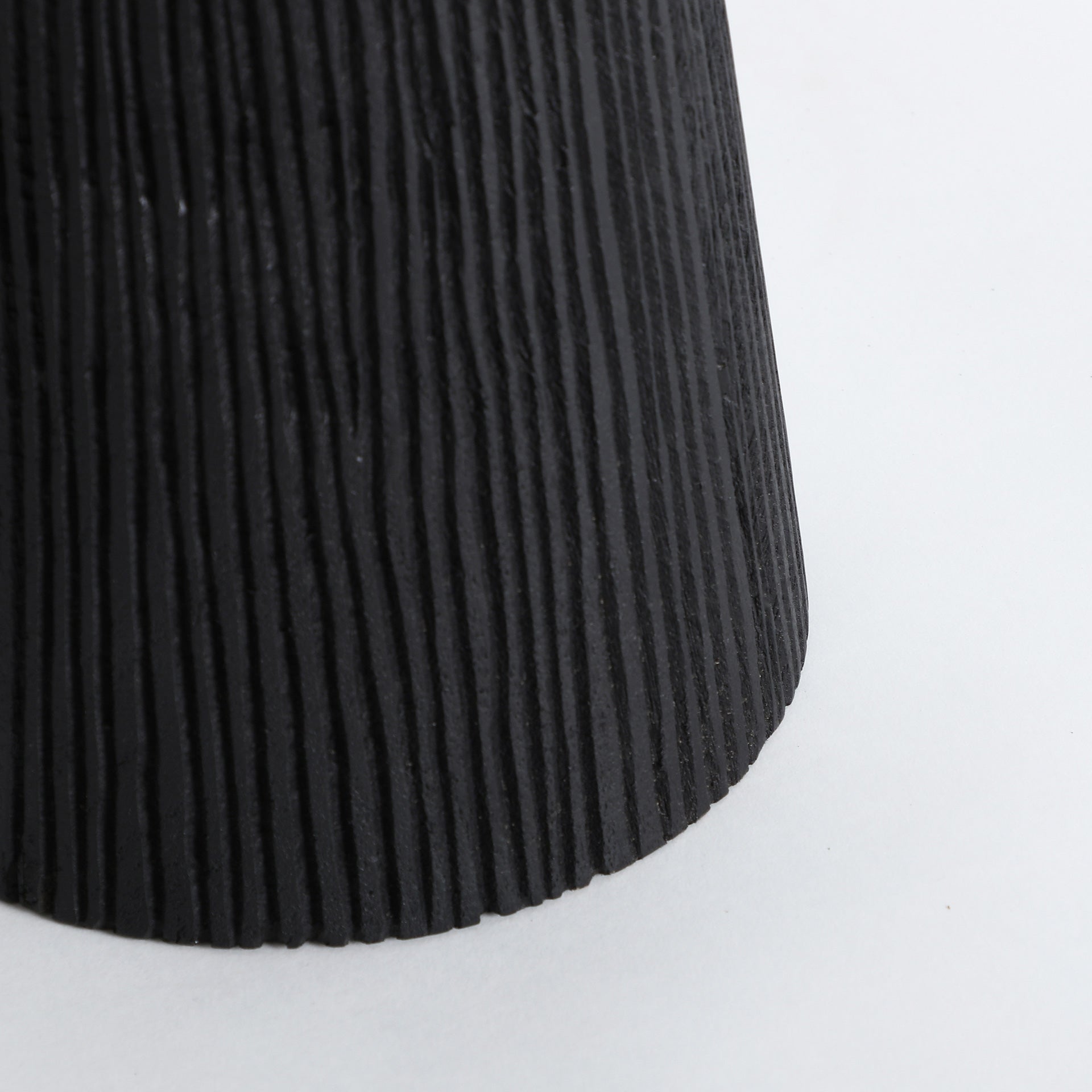 Beistelltisch GRUTEAU schwarzes Mangoholz