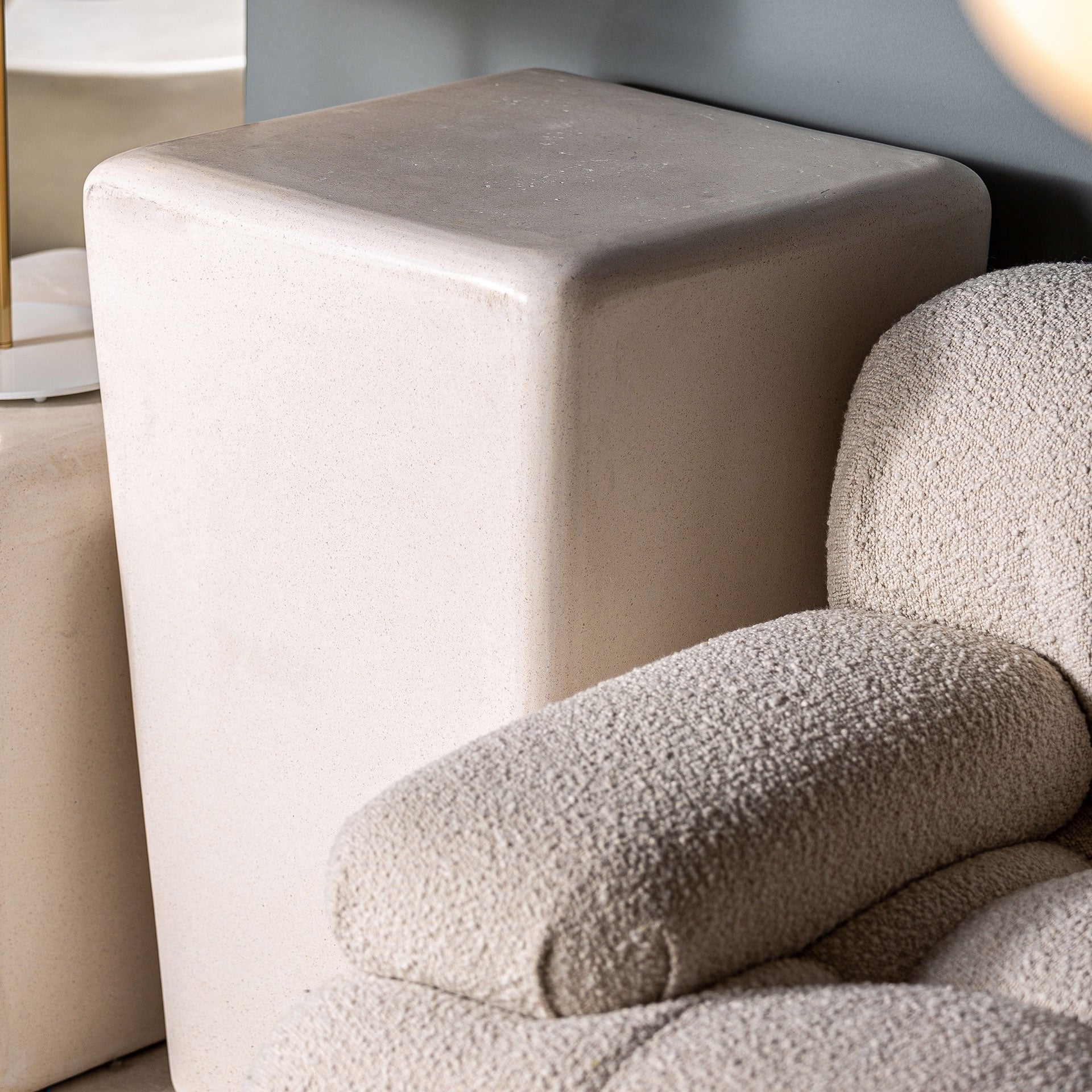 Stolik boczny VASTO złamany biały