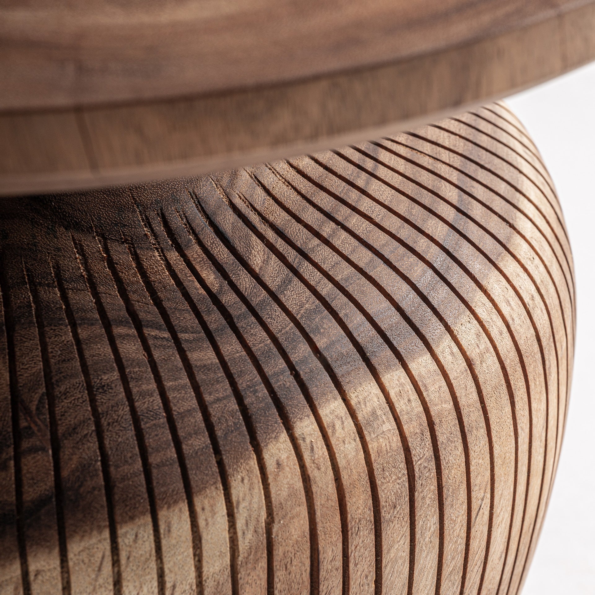 Beistelltisch ZOBUE aus Suarholz