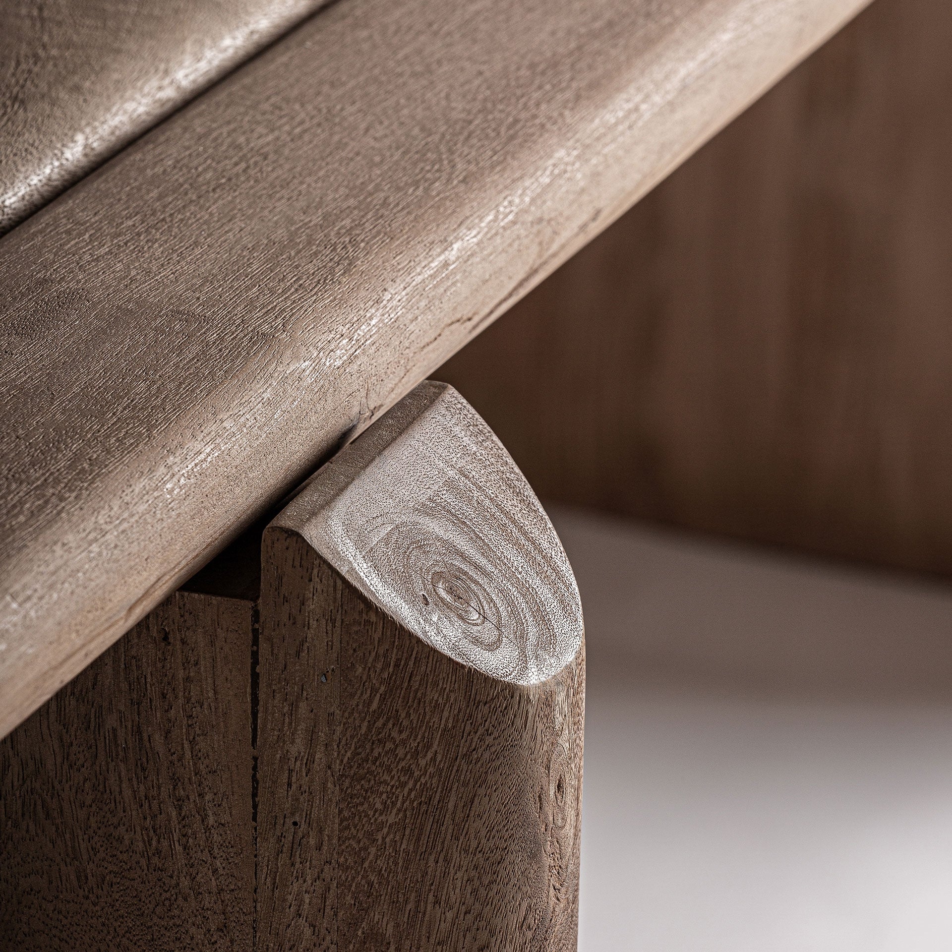 JACQUARD Mango Wood Table