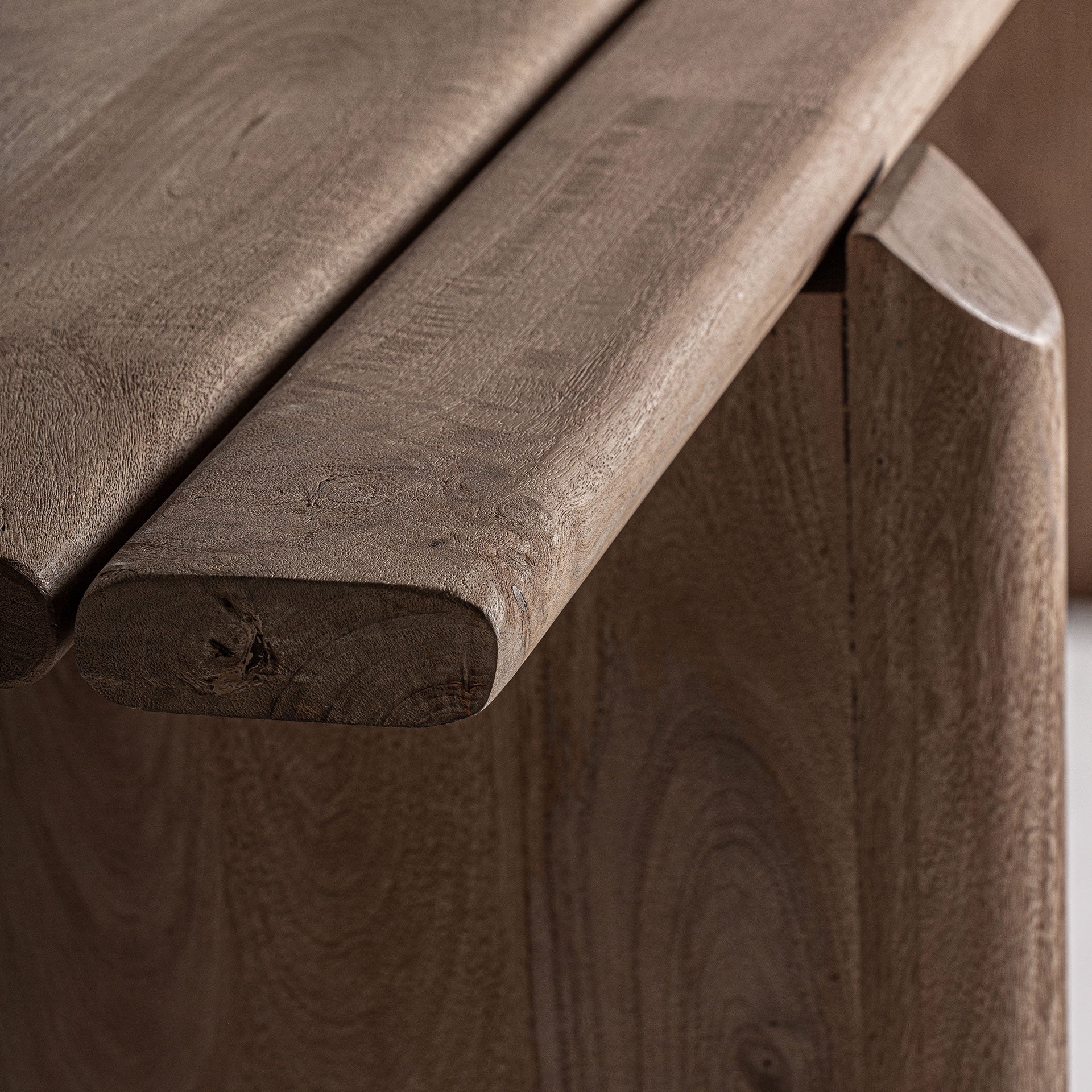 JACQUARD Mango Wood Table