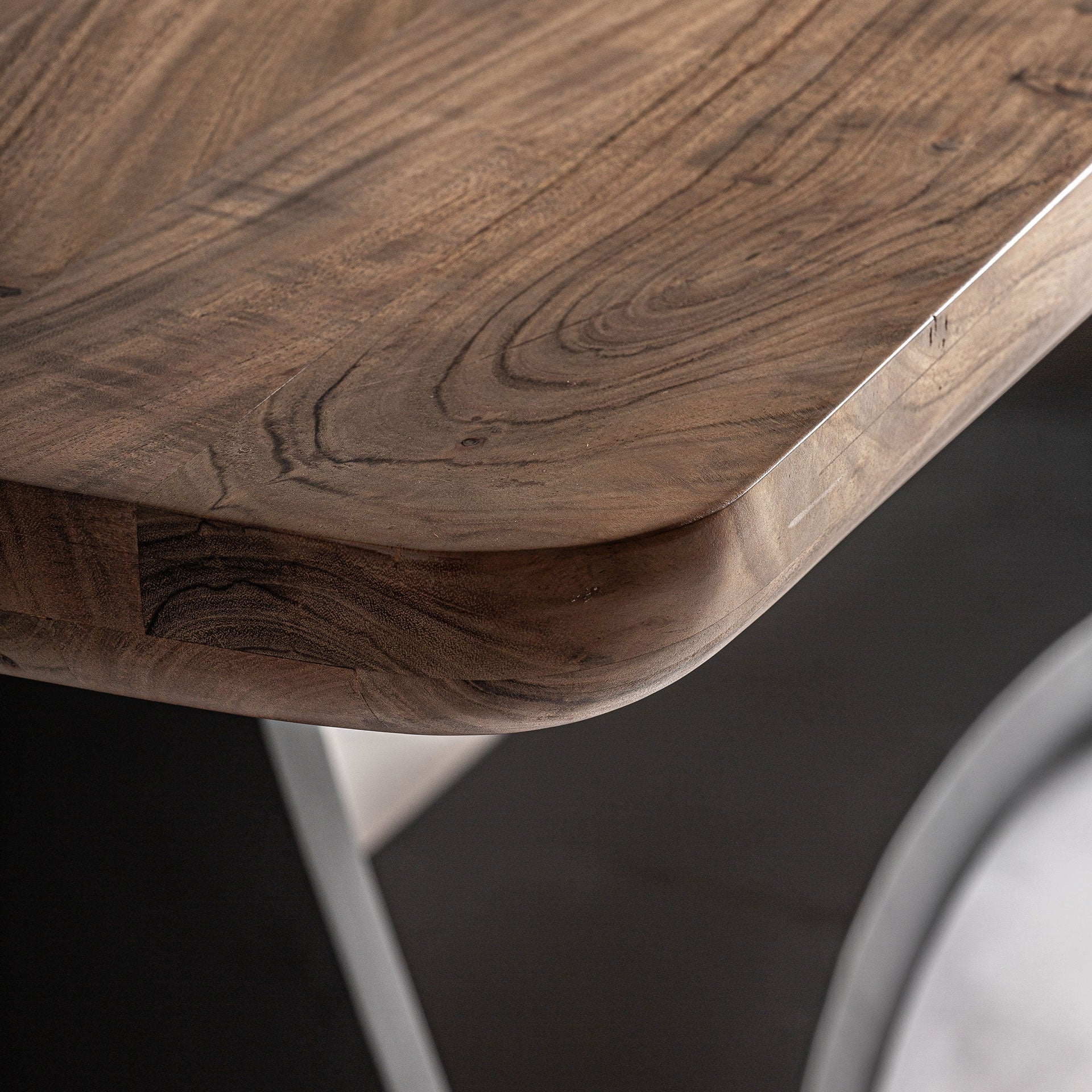 MULFINGEN Table in Acacia Wood with Black Metal Base