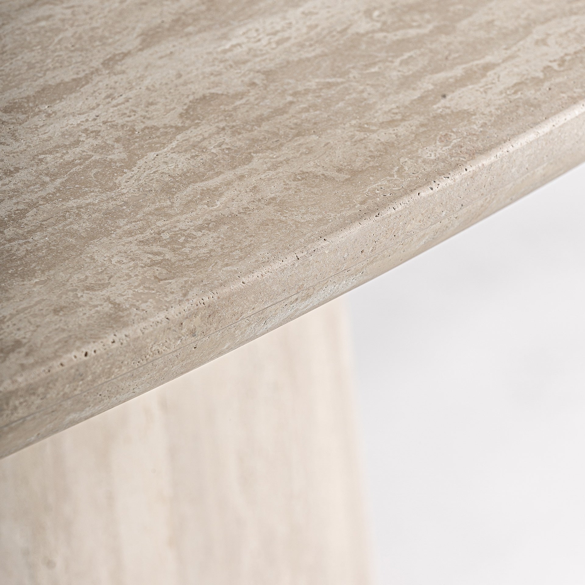 Oval Table THIENNES Broken White Travertine