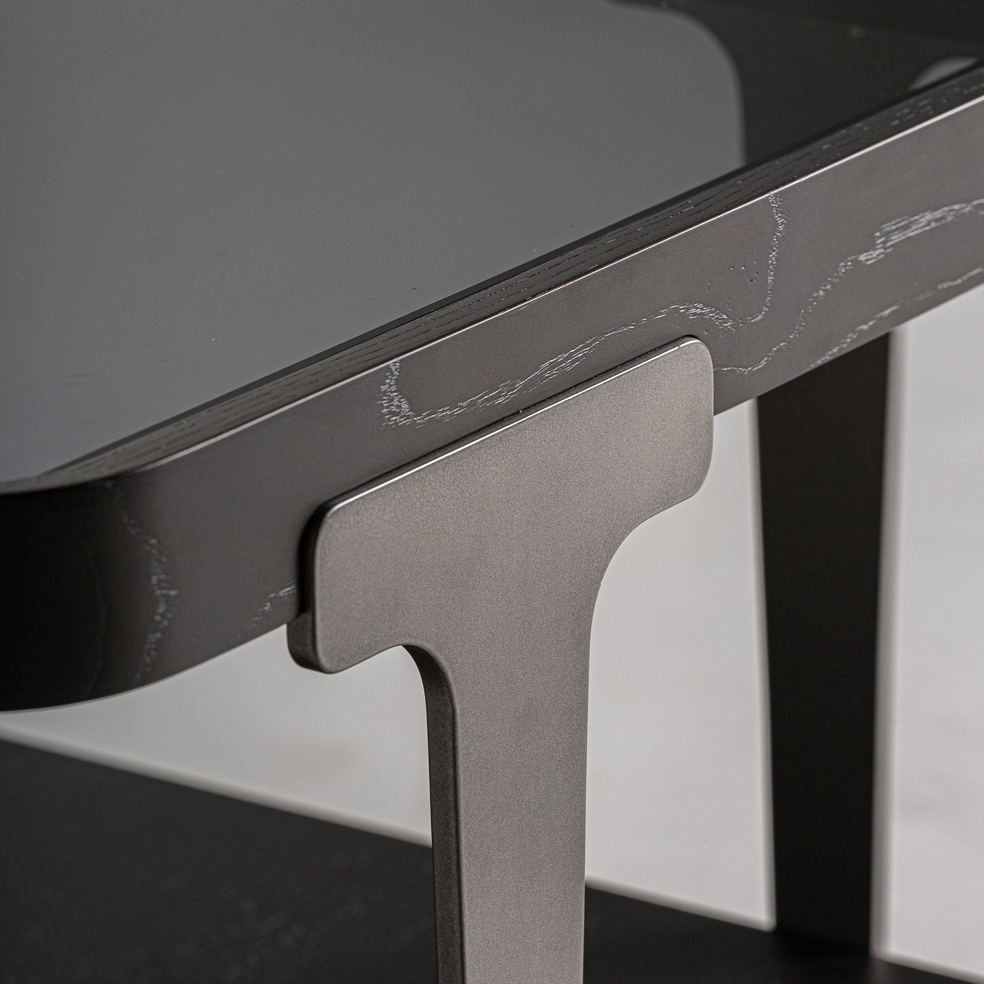 Kaffeetisch BREIL dunkles Eichenfurnier mit Glasplatte