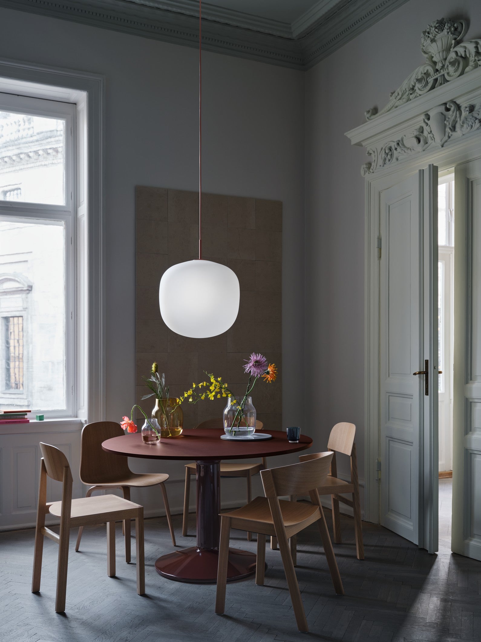 Runder Tisch MIDST burgunderrot