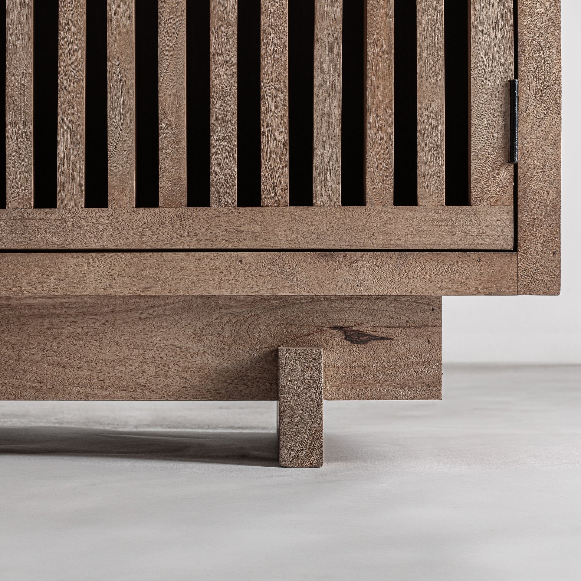 RTV-Sideboard GÀBIA aus Mangoholz