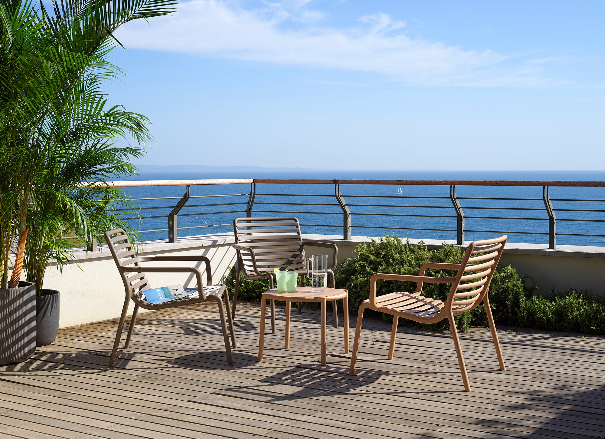 Round Outdoor Side Table DOGA Brown