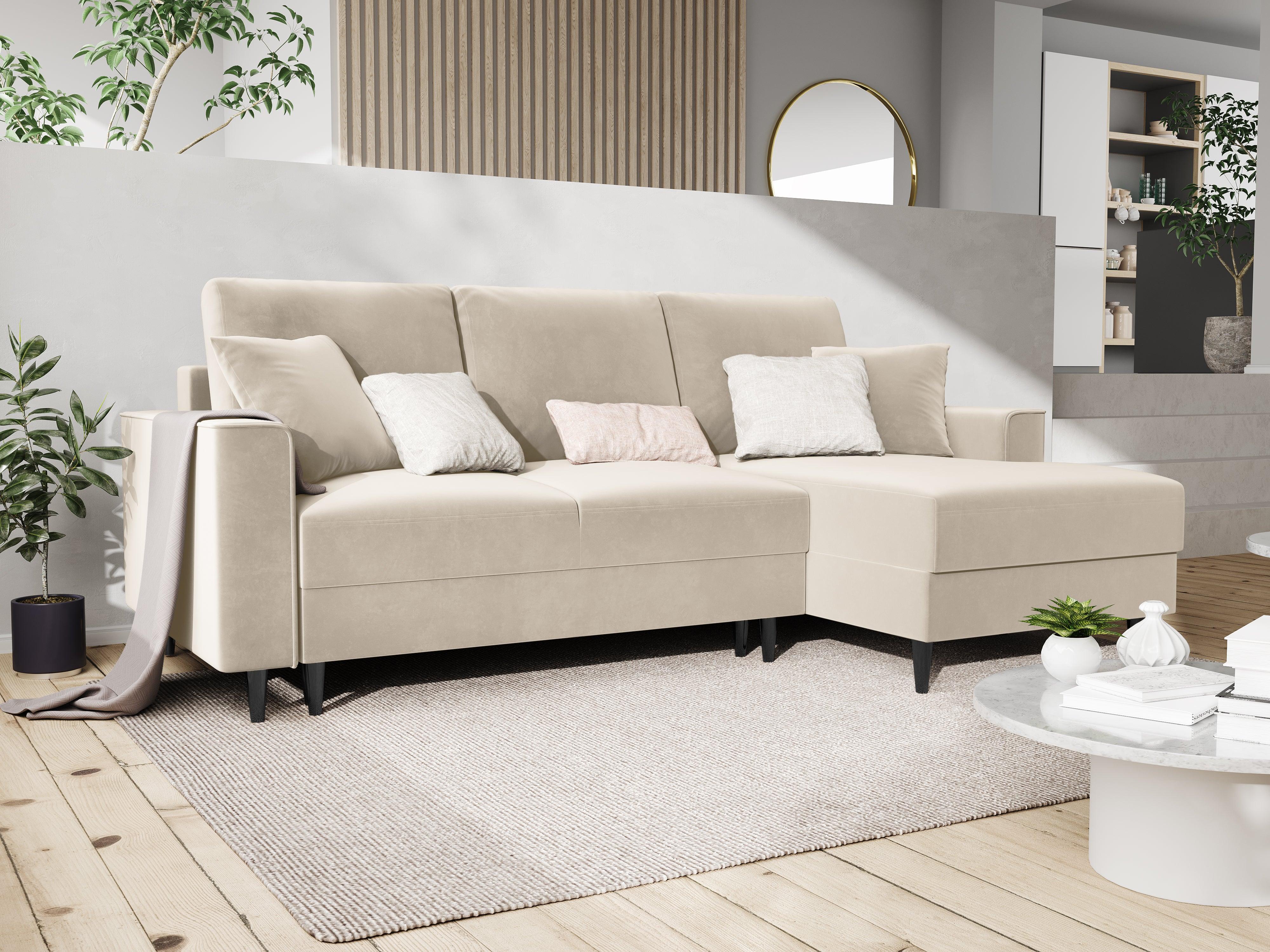 Narożnik prawostronny aksamitny z funkcją spania CARTADERA beżowy z czarną podstawą Mazzini Sofas    Eye on Design