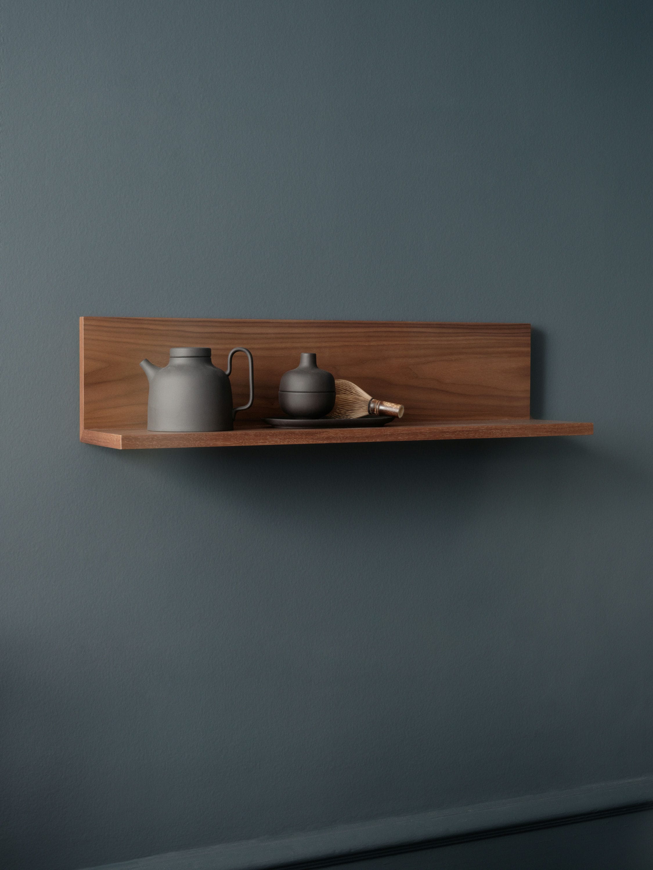 Tana -Nuss -Furnierwandschelf