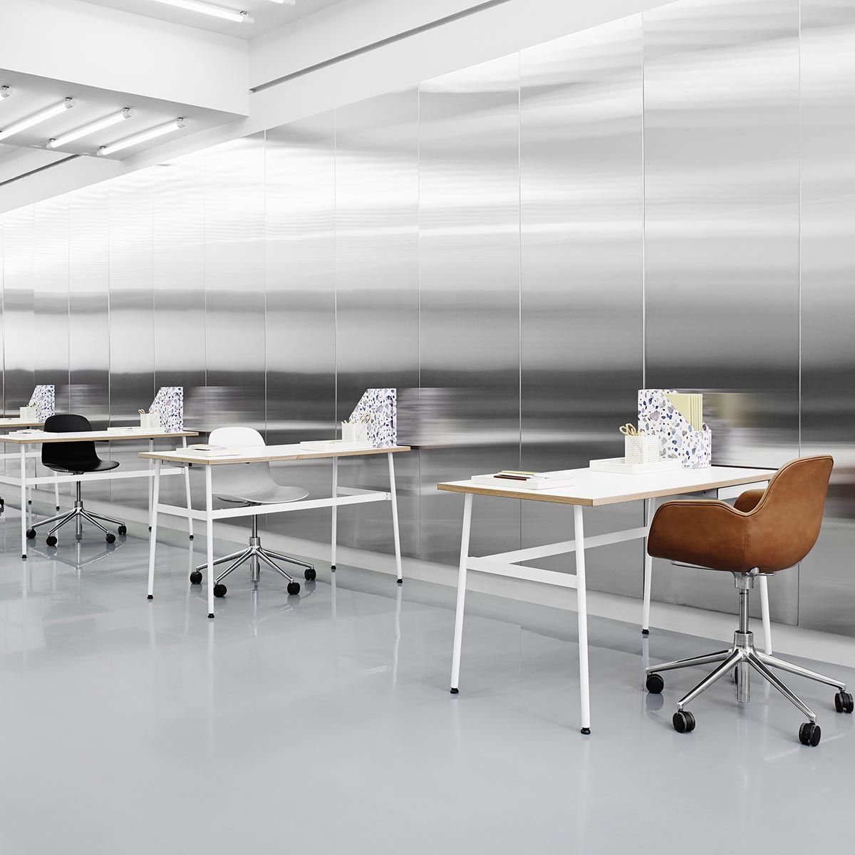 Office Chair mit 4W grauen Formularen mit einer Aluminiumbasis