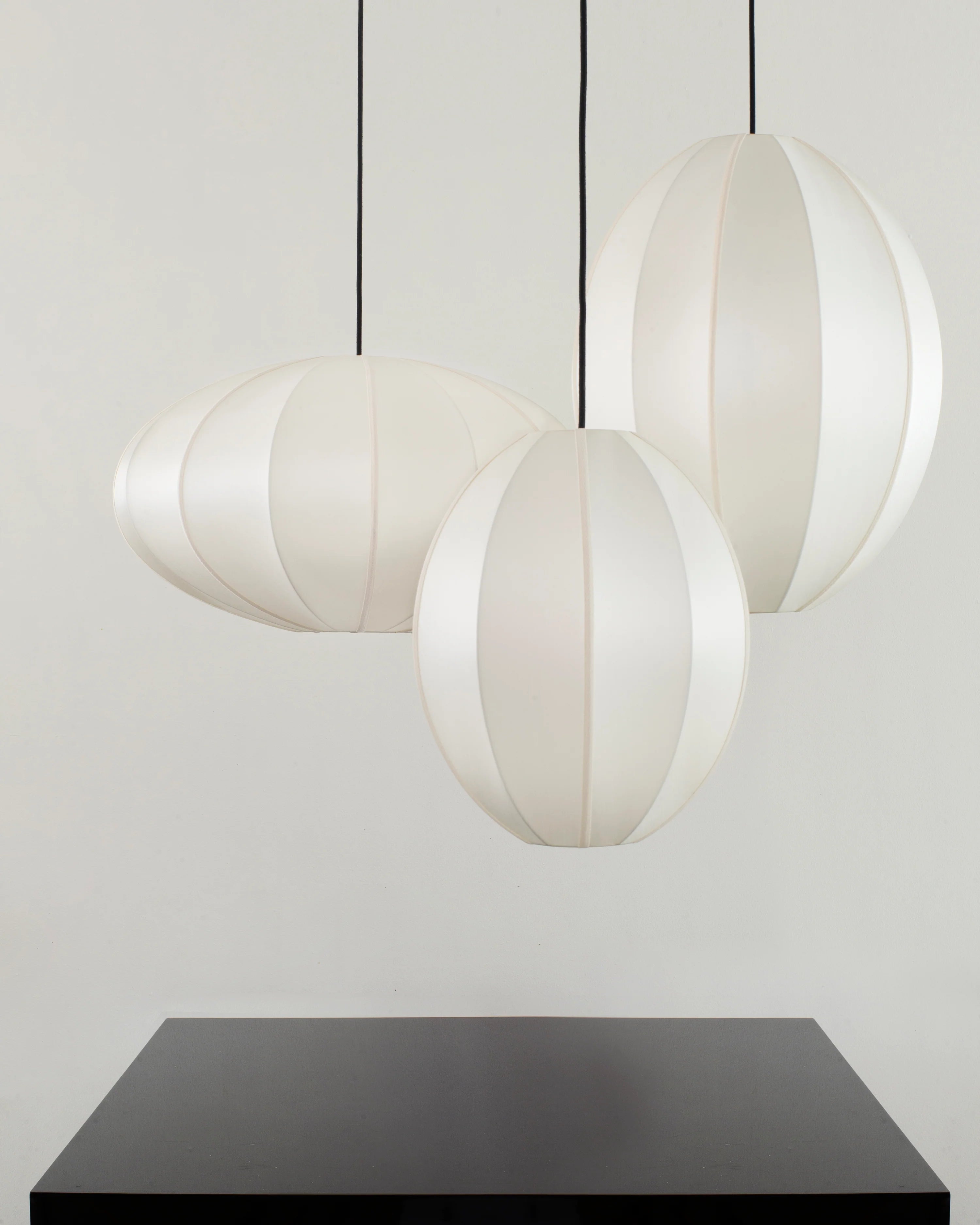Oval lampshade broken white [Amelia - ean to be completed]