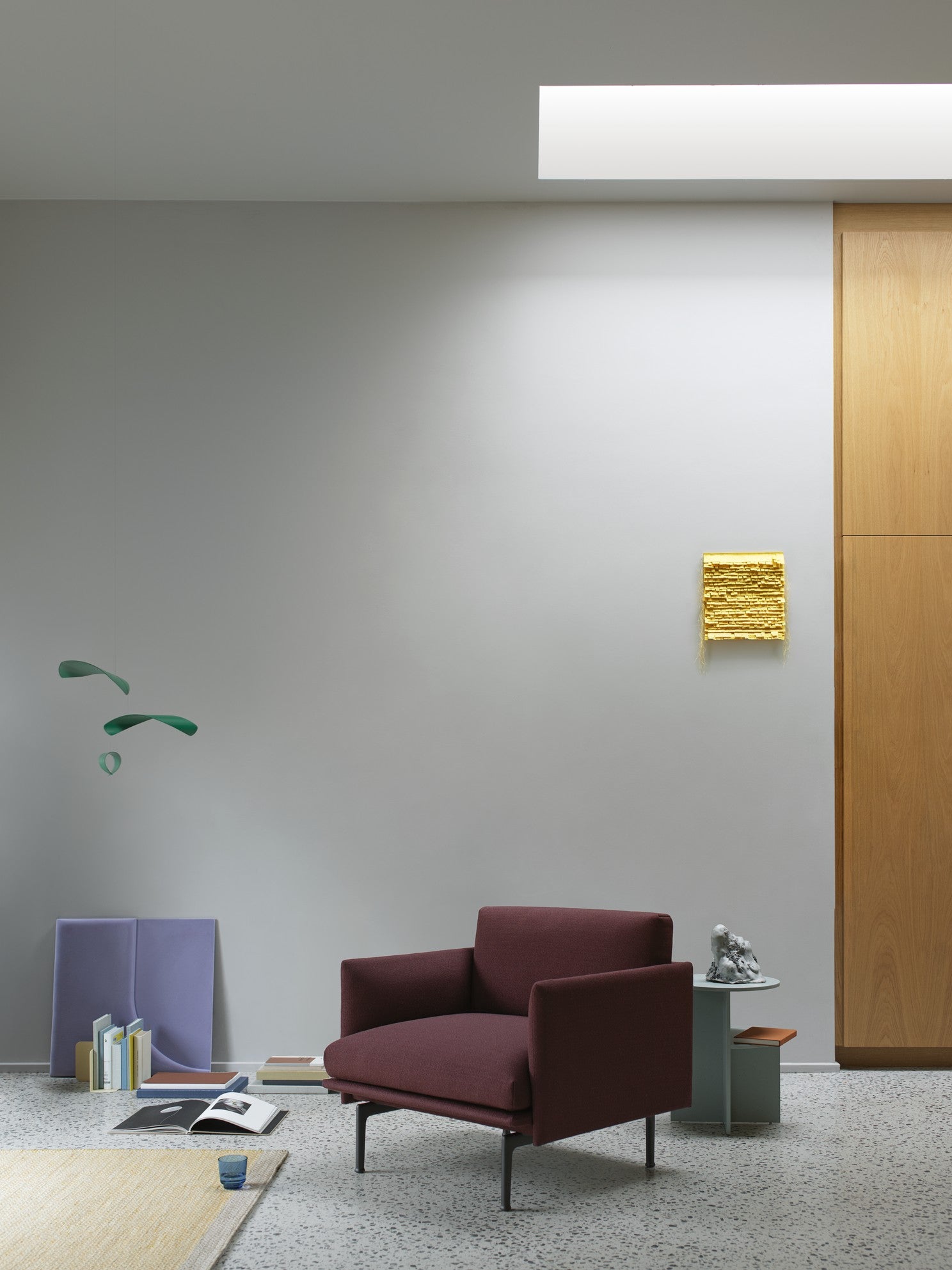 Fotel OUTLINE STUDIO – individuell gestaltbar
