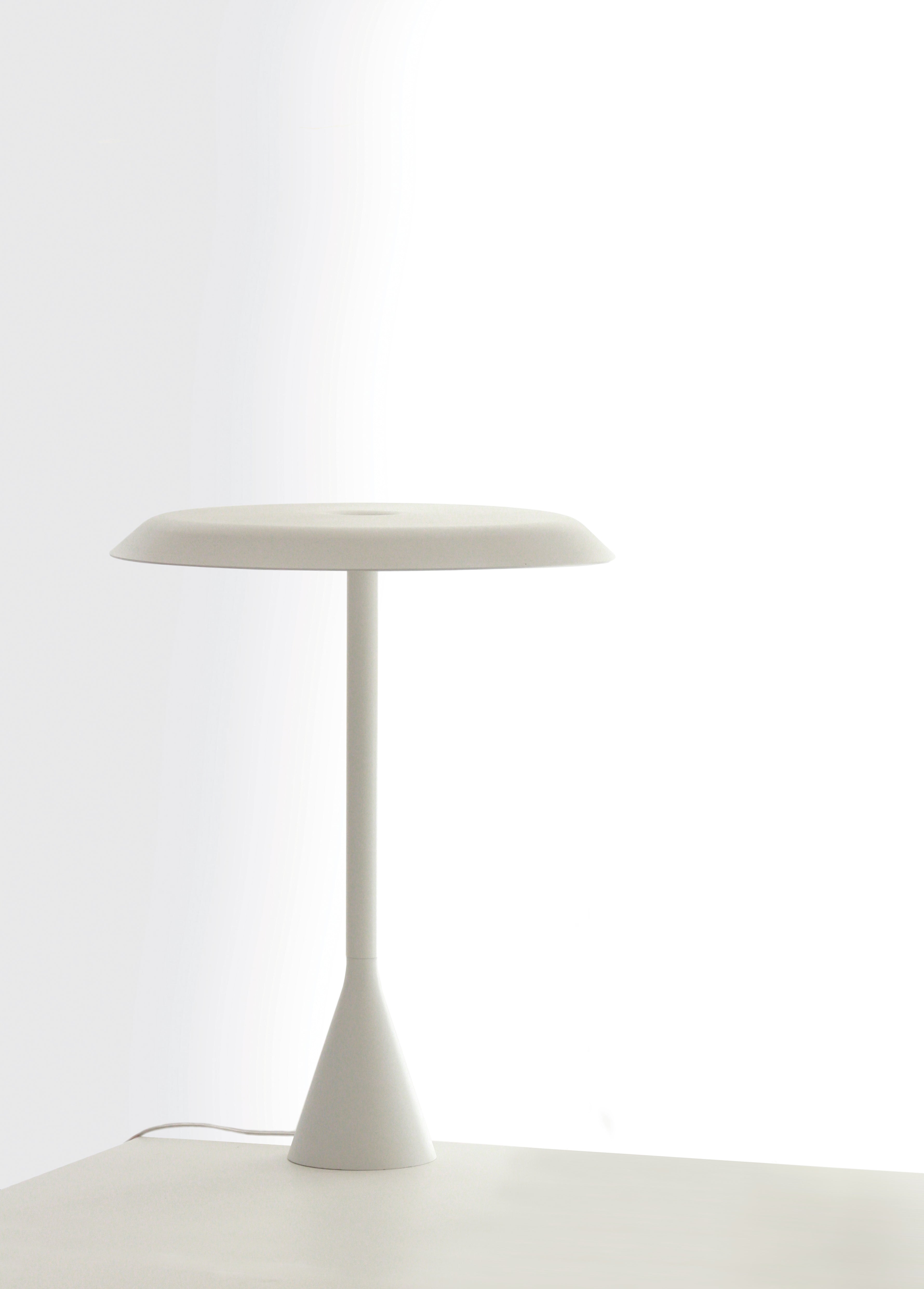 Panama white table lamp