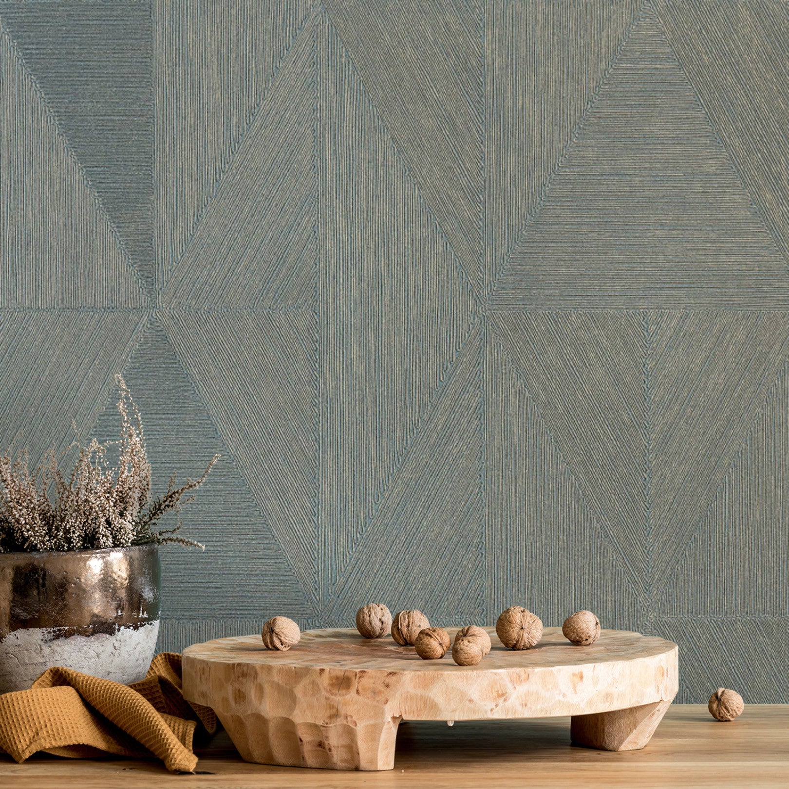Metallic wallpaper with geometric pattern PARANGON - OPALINE muted green
