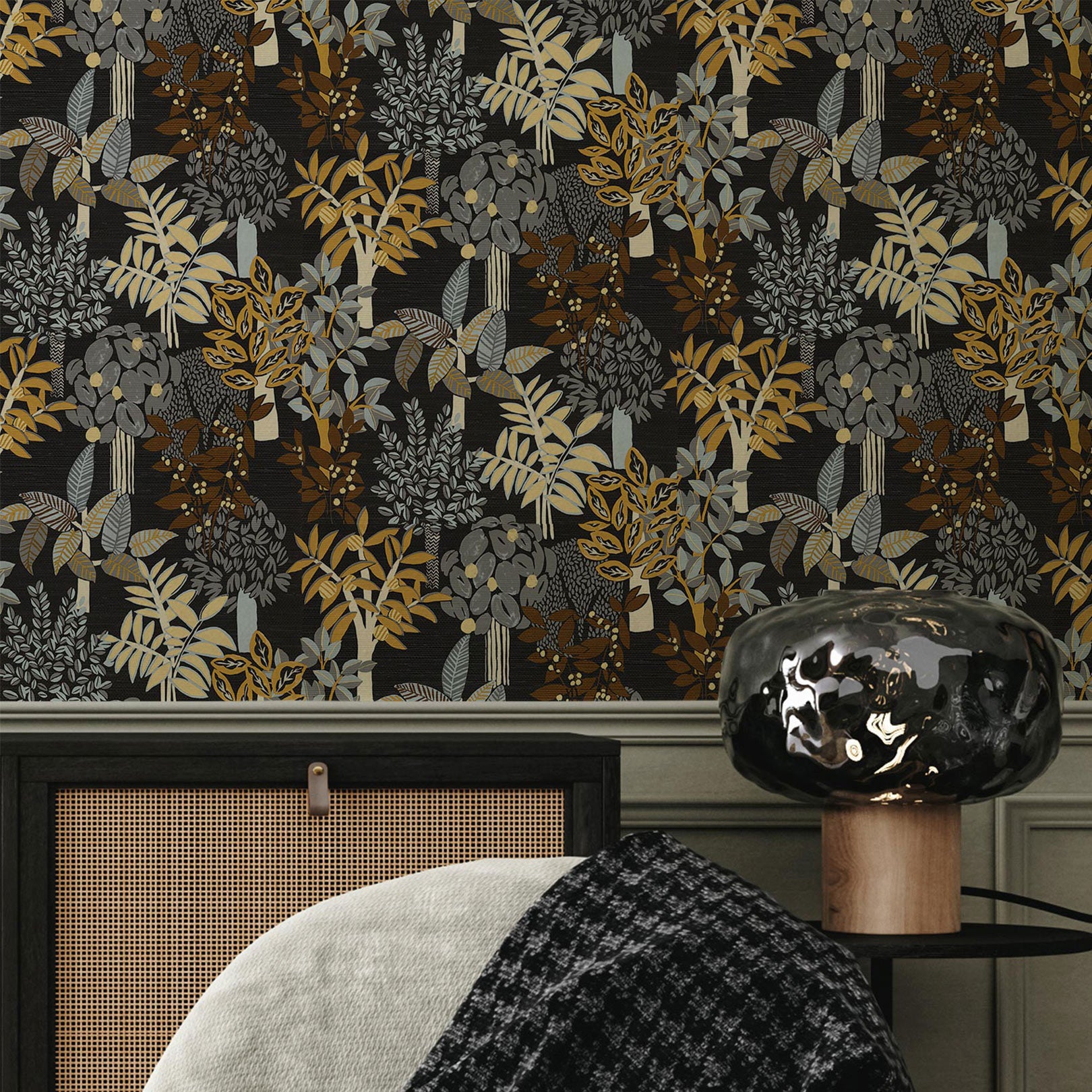 Structural wallpaper with a botanical motif PERADENIYA - NOIR/ACIER black with gray