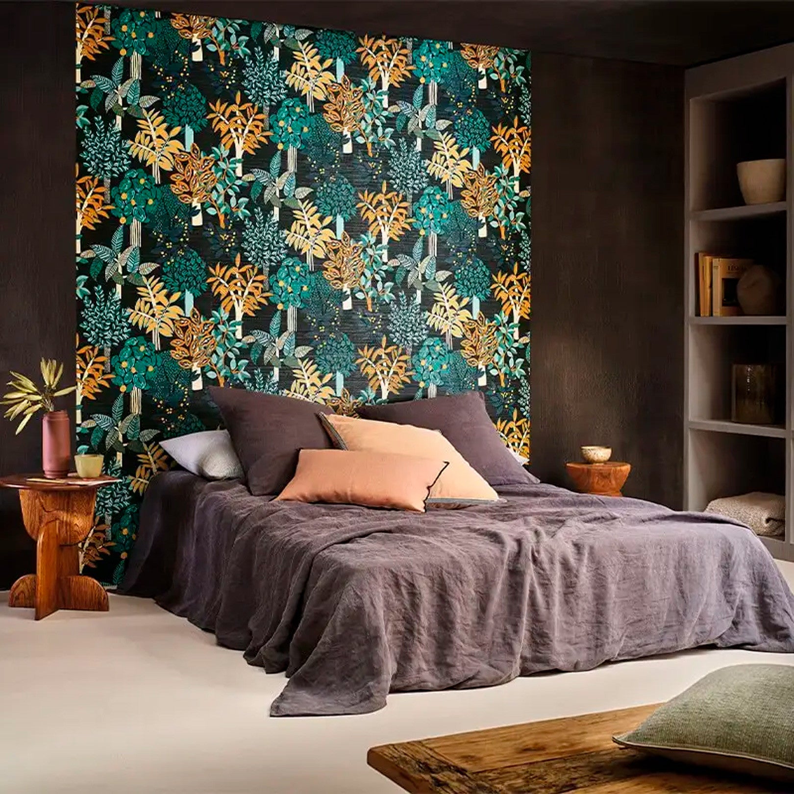 Strukturtapete mit Pflanzenmotiv PERADENIYA - NOIR/MULTICO schwarz mit grün und orange