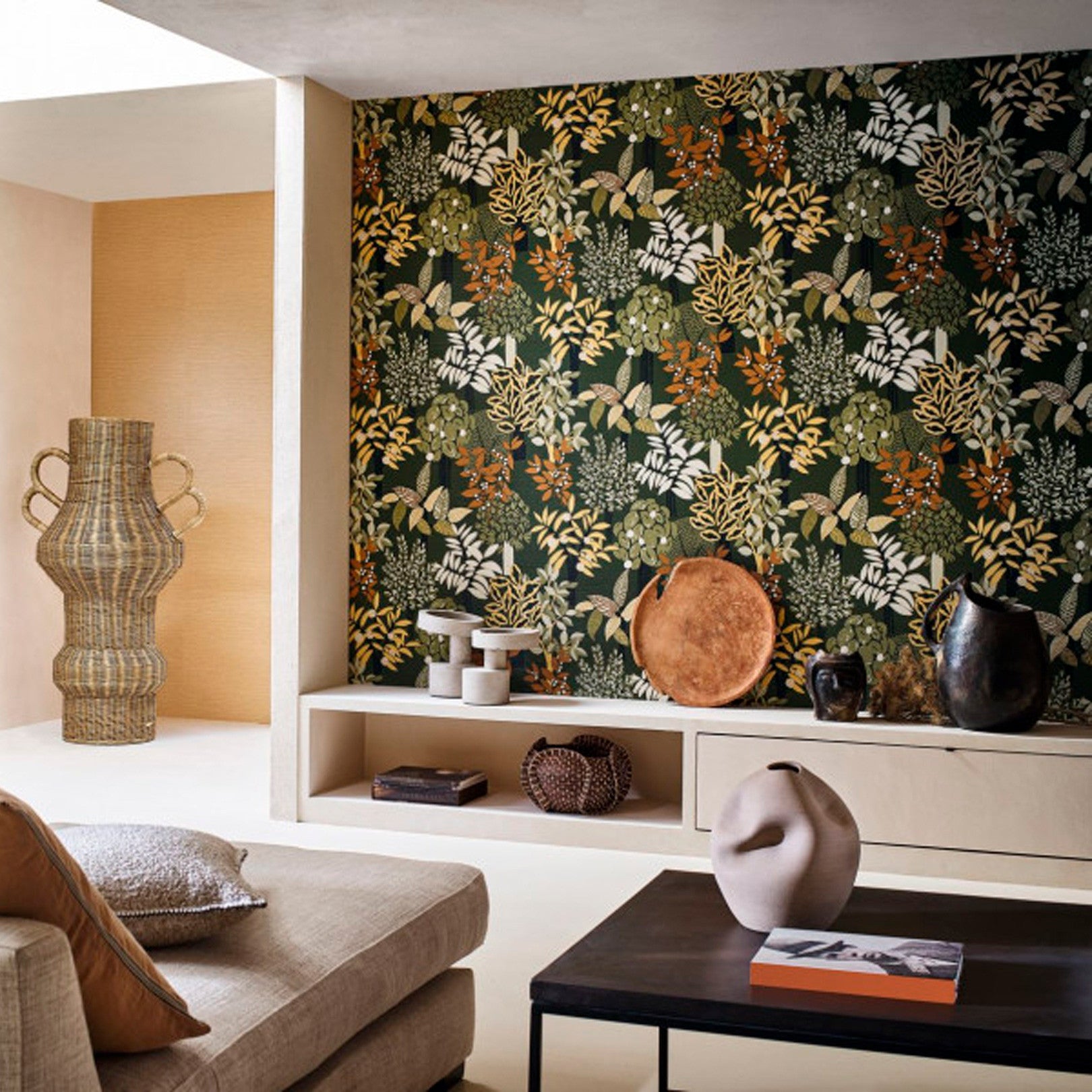 Strukturtapete mit Pflanzenmotiv PERADENIYA - KAKI/PAILLE khaki mit Stroh