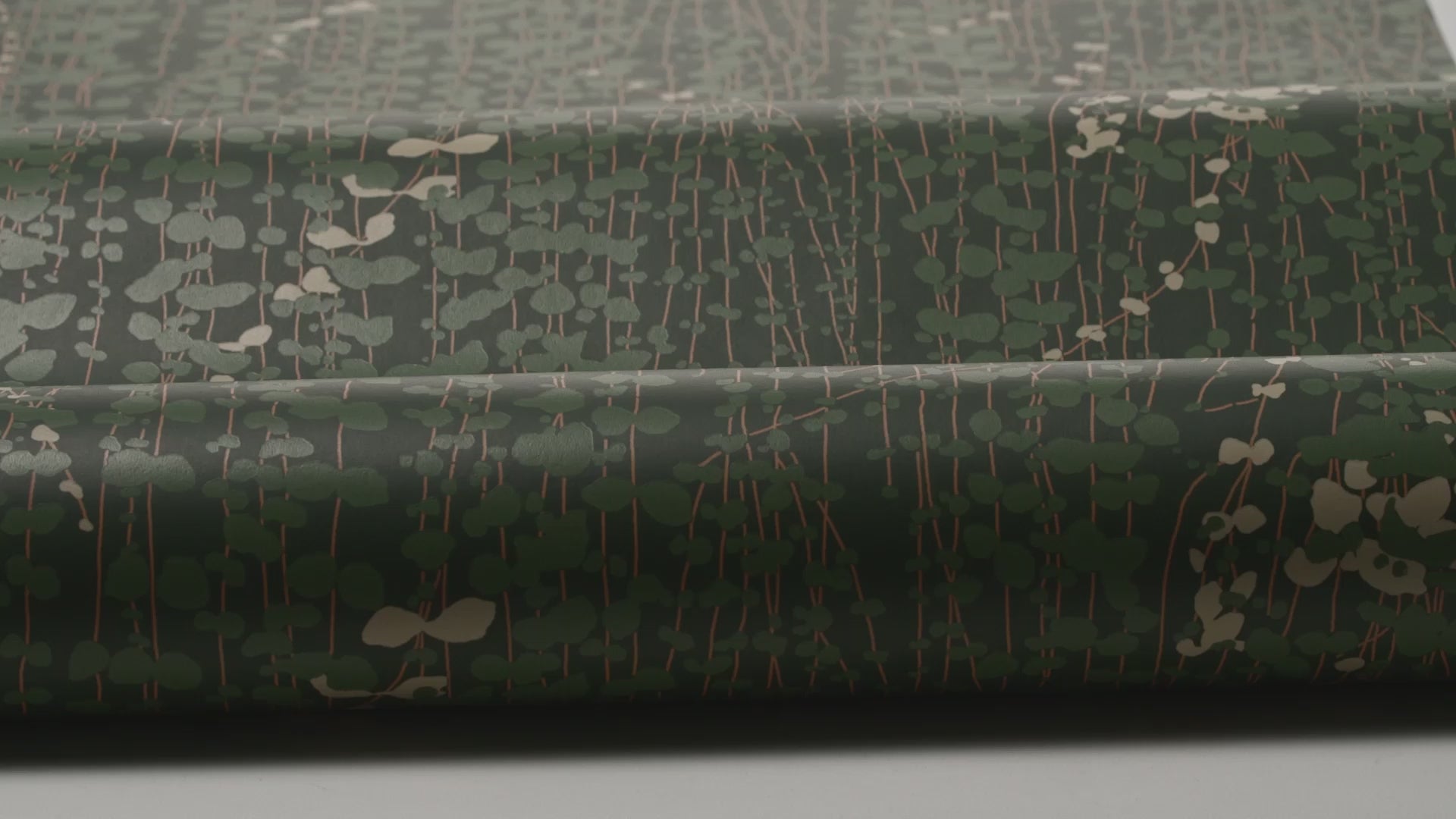 Tapete mit pflanzlichem Blattmuster RANKE grün