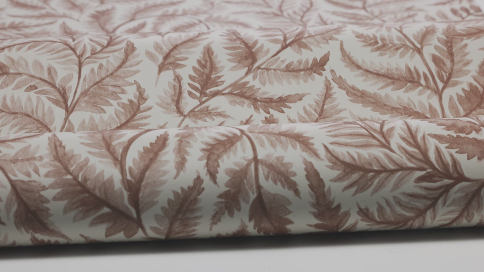 Vlies-Tapete mit Pflanzenmuster FERNS rot mit cremefarbenem Hintergrund