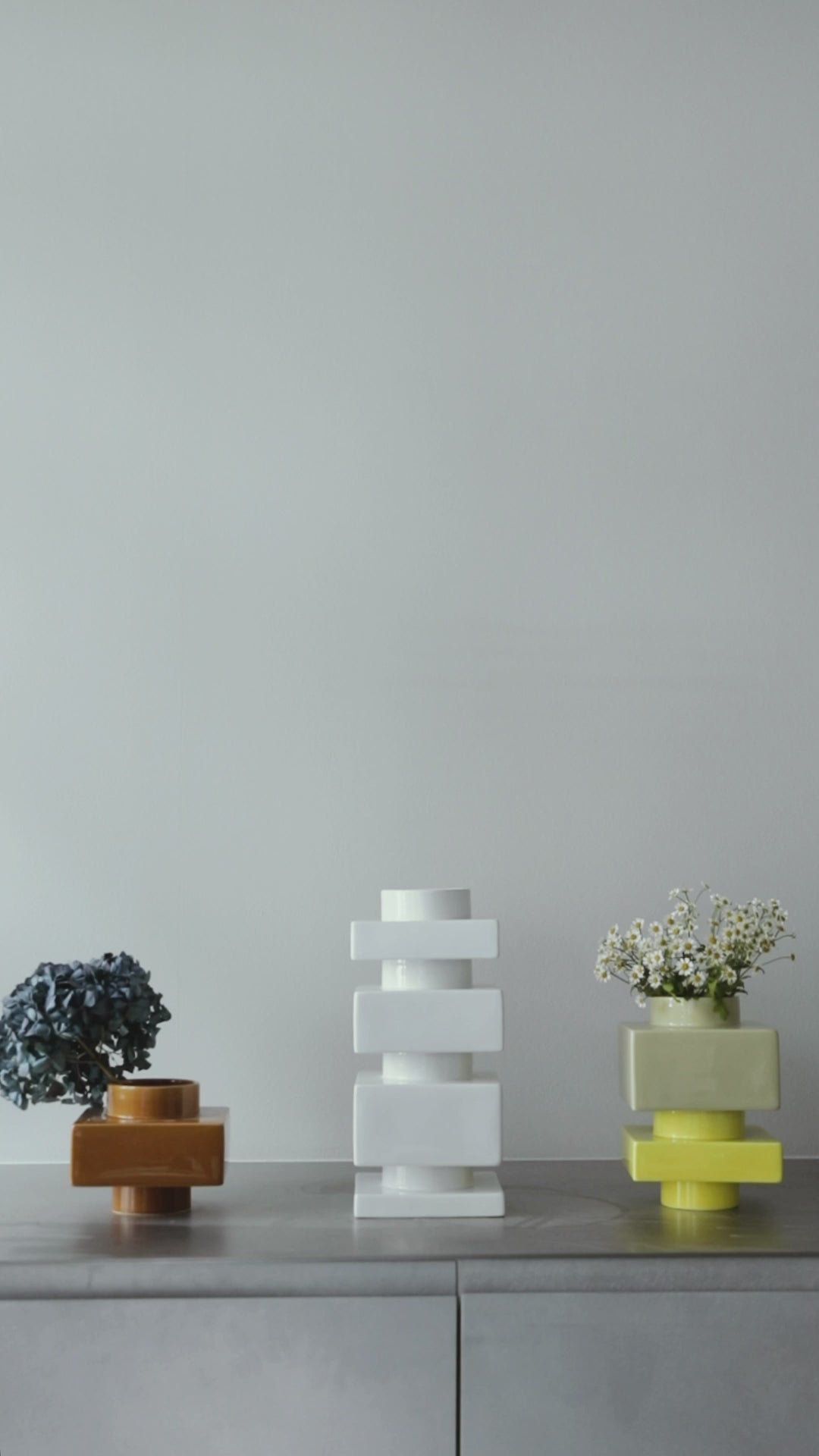 DEKO OBJECT lemon yellow vase