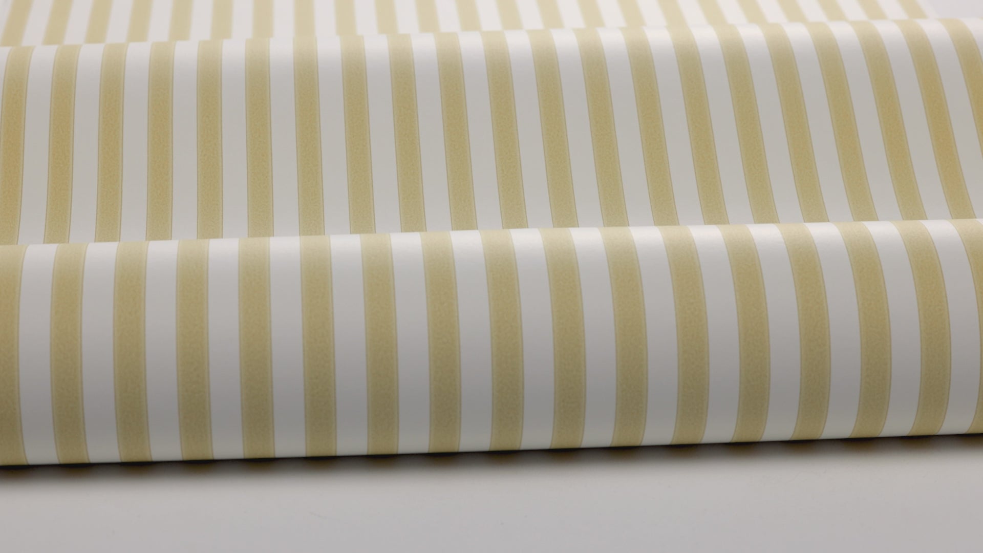 Tapete mit Streifenmuster MÖLLE STRIPE gelb mit weiß