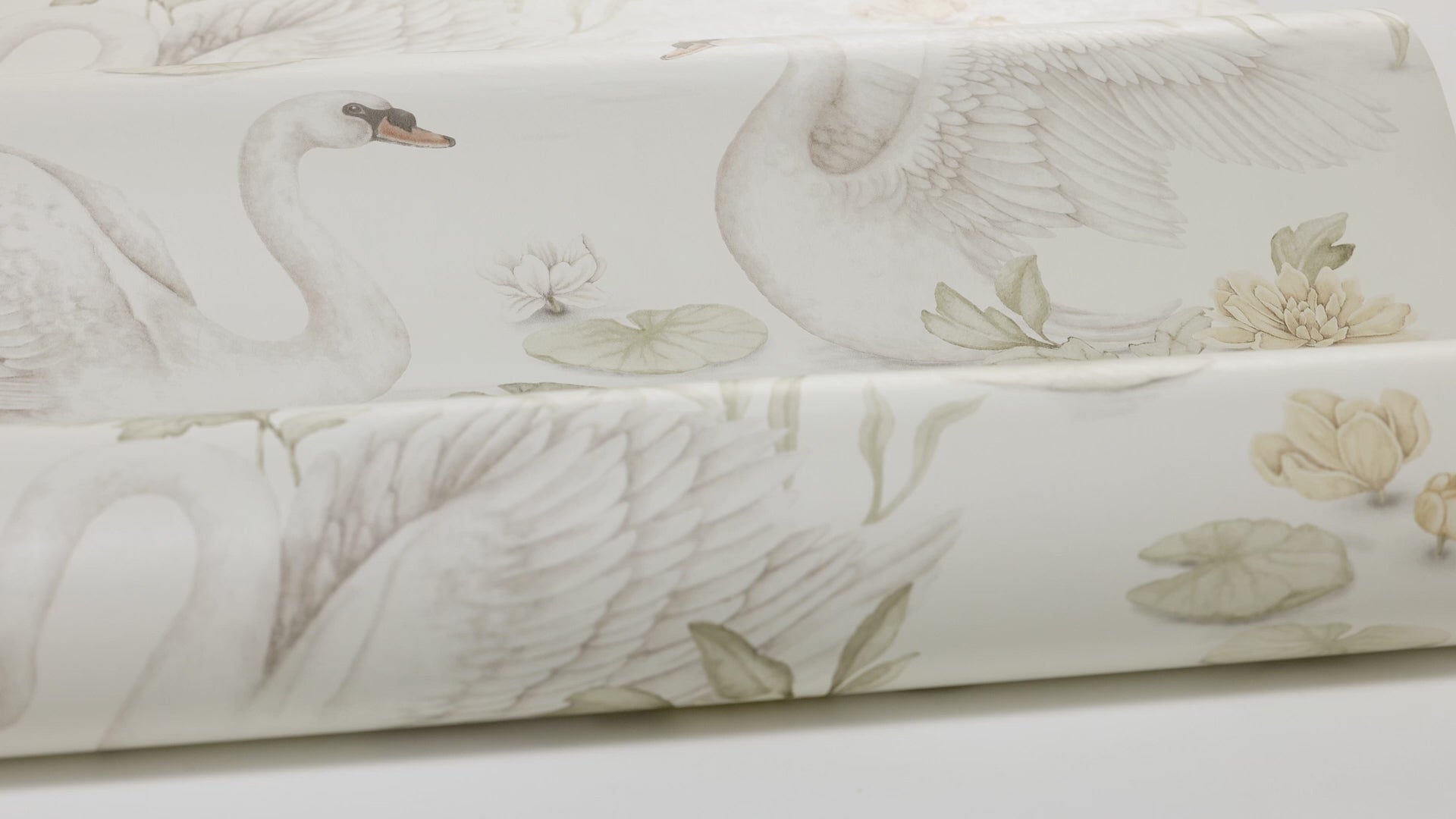 Tapete für Kinder mit pflanzlichem und tierischem Motiv LILY SWAN warmweiß