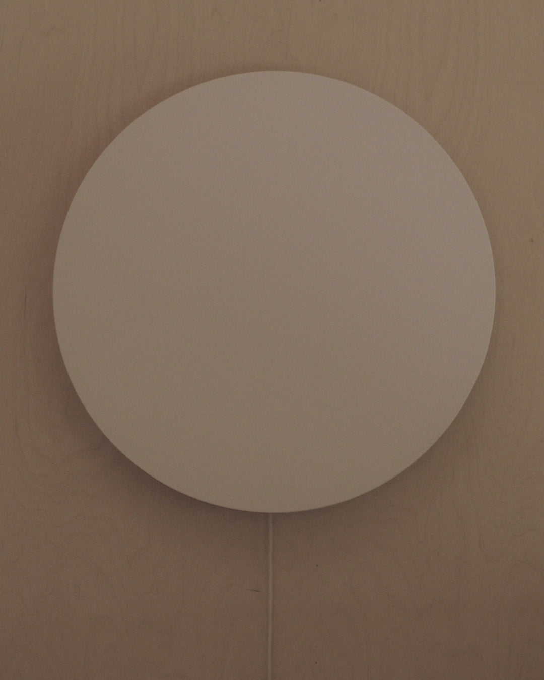 Lampa ścienna CALM biały z czarną obwódką