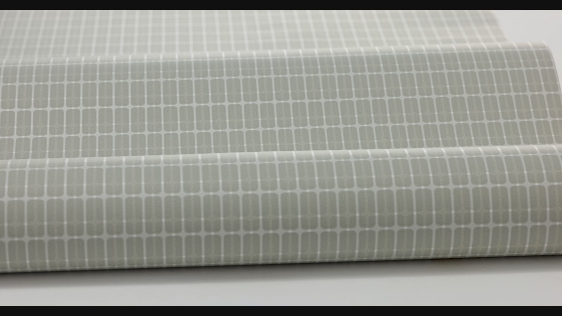 Tapete mit geometrischem Karomuster ALVAR AALTO M.I.T grün