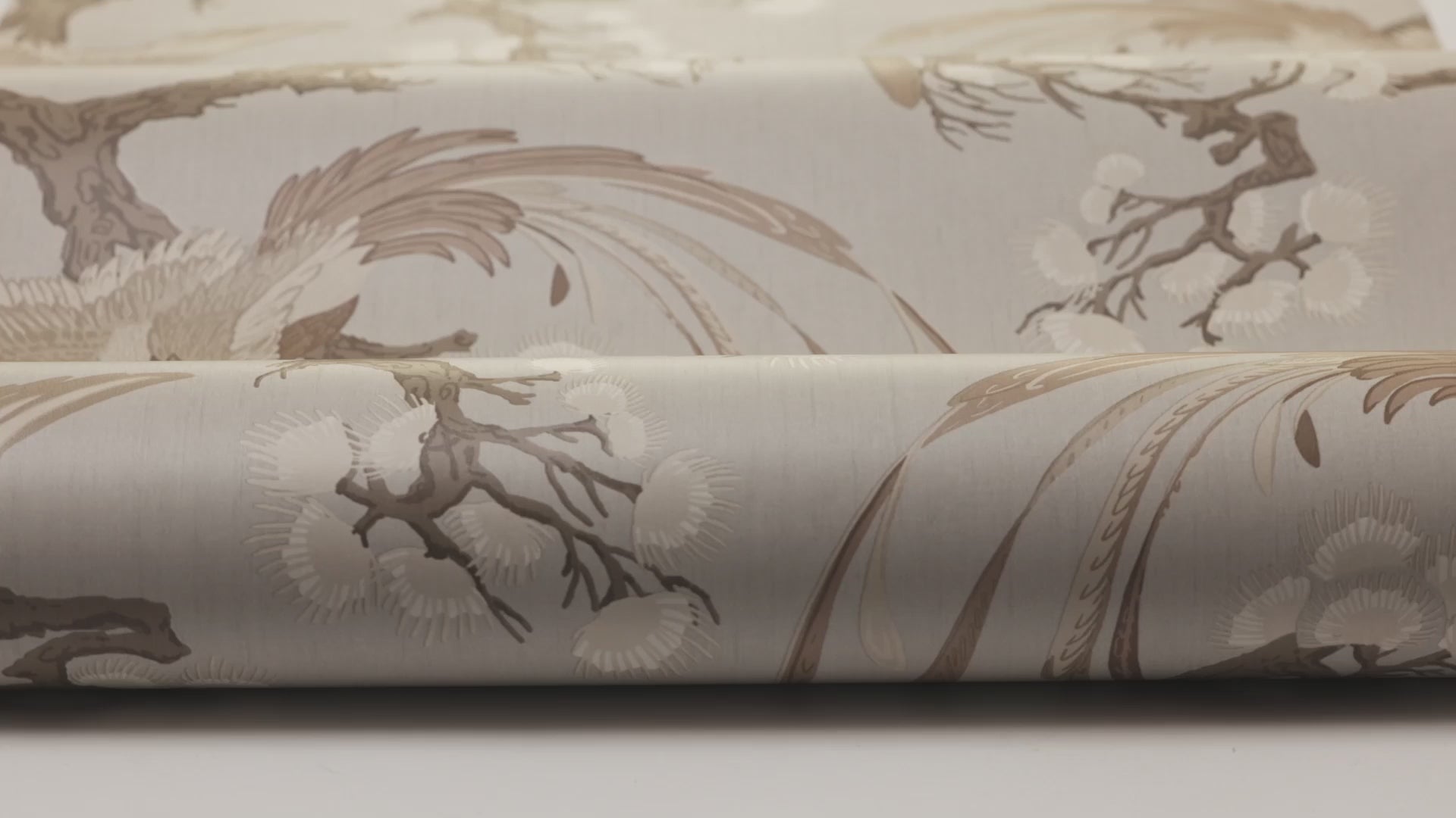 FENIX wallpaper with a plant and animal motif in muted beige [Klaudia]
