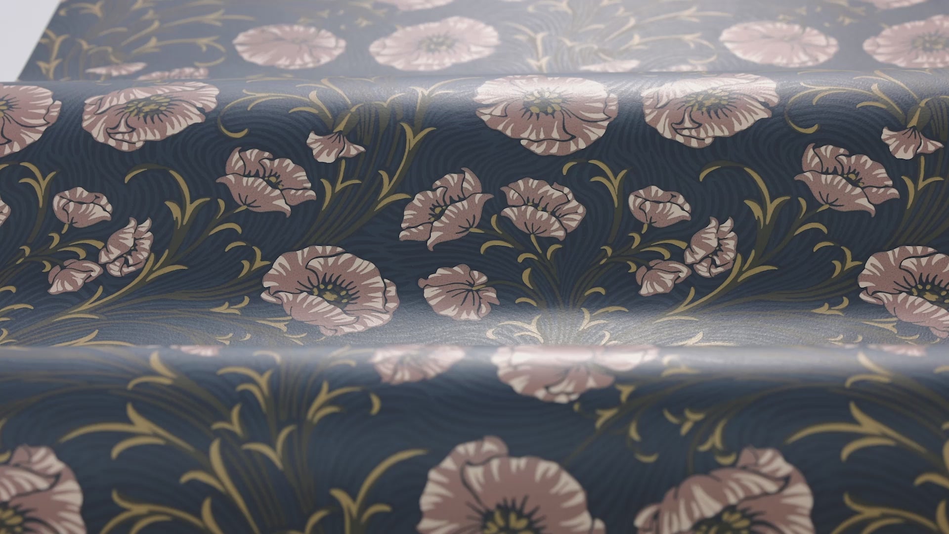 Tapete mit floralem Motiv von Blumen POPPY FLOW in Marineblau mit Rosa