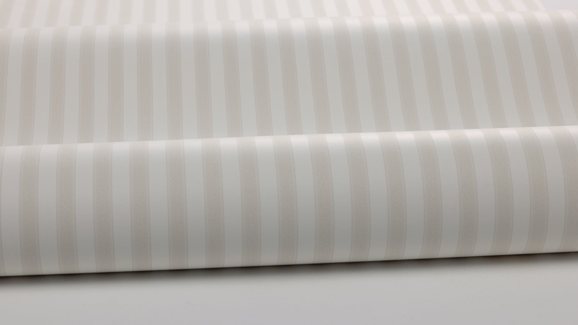 Tapete mit Streifen MÖLLE STRIPE beige mit Weiß