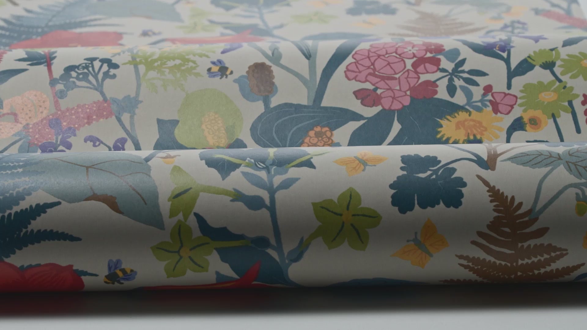 Tapete mit Pflanzenmotiv STUGRABATT beige mit Blau