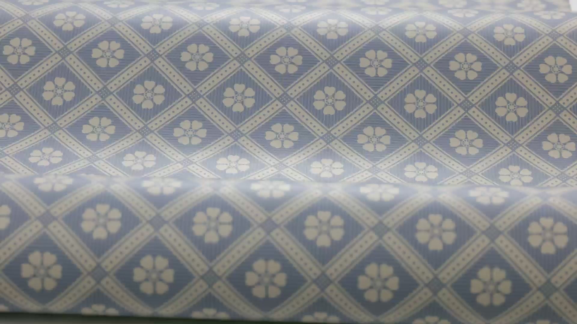 Tapete mit geometrischem Muster LOVE blau