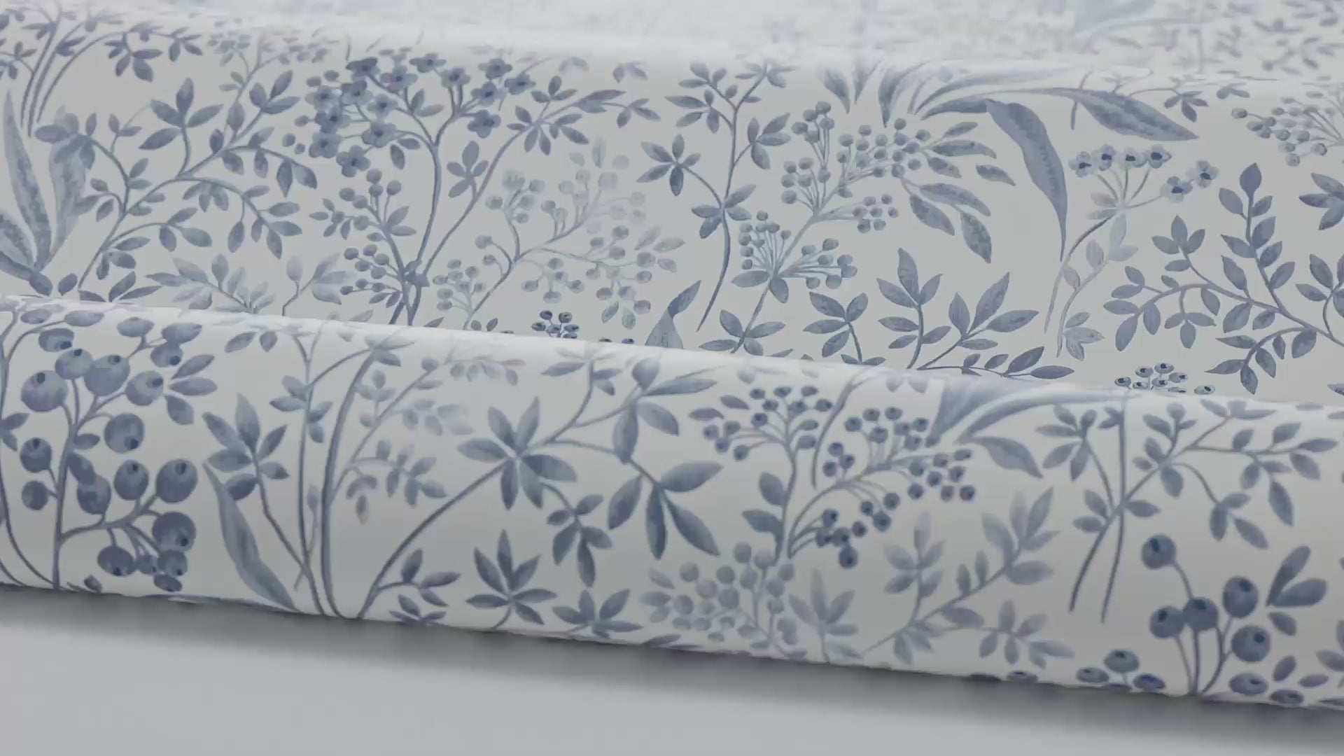 Vlies-Tapete mit pflanzlichem Muster NOCTURNE blau mit hellbeige