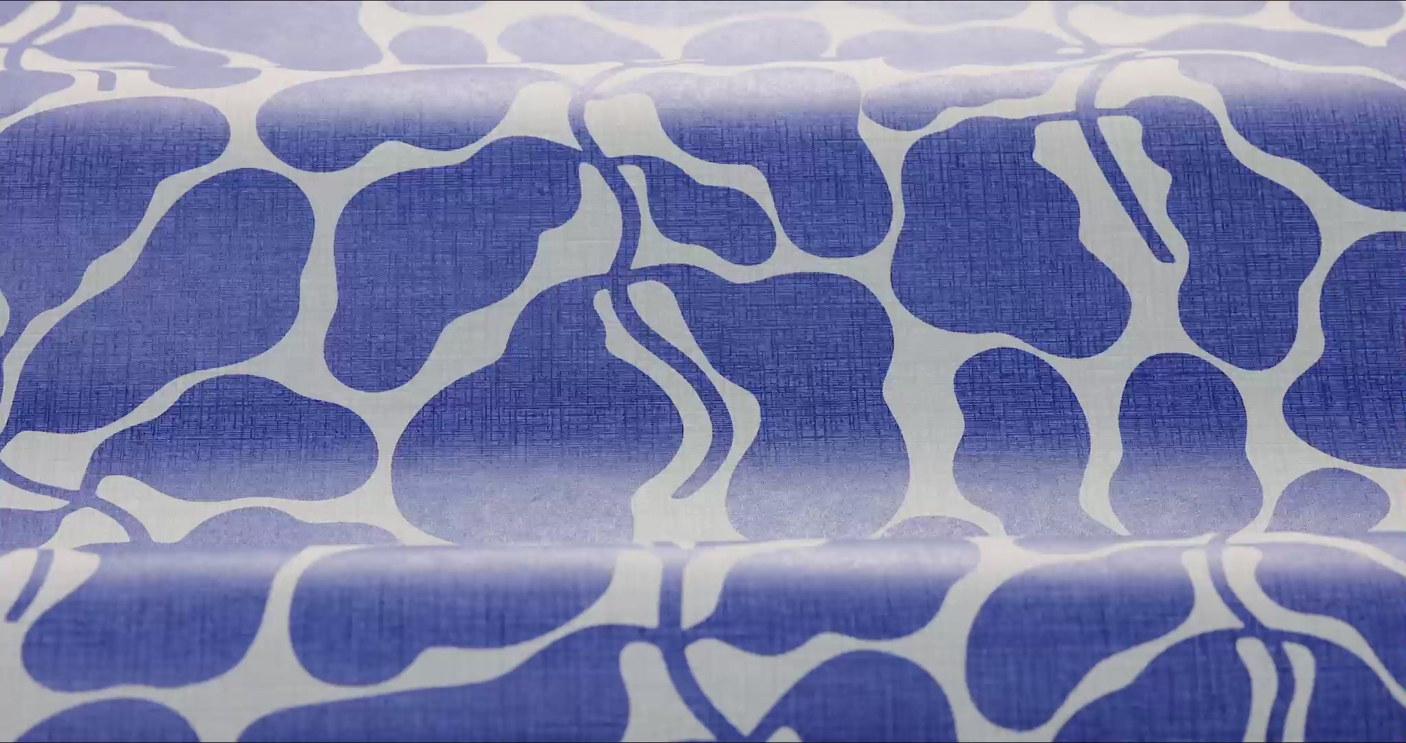 Vlies-Tapete mit pflanzlichem Muster MY SECRET GARDEN blau mit weiß