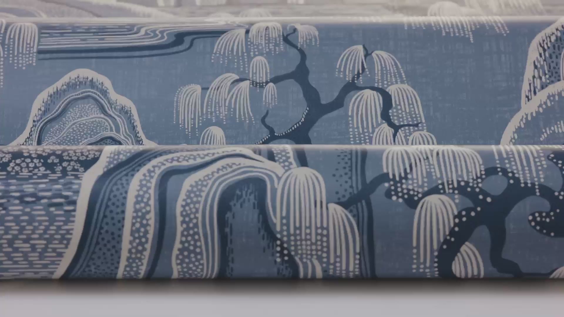 Vlies-Tapete mit Landschaft INDIGO GARDEN blau mit beige