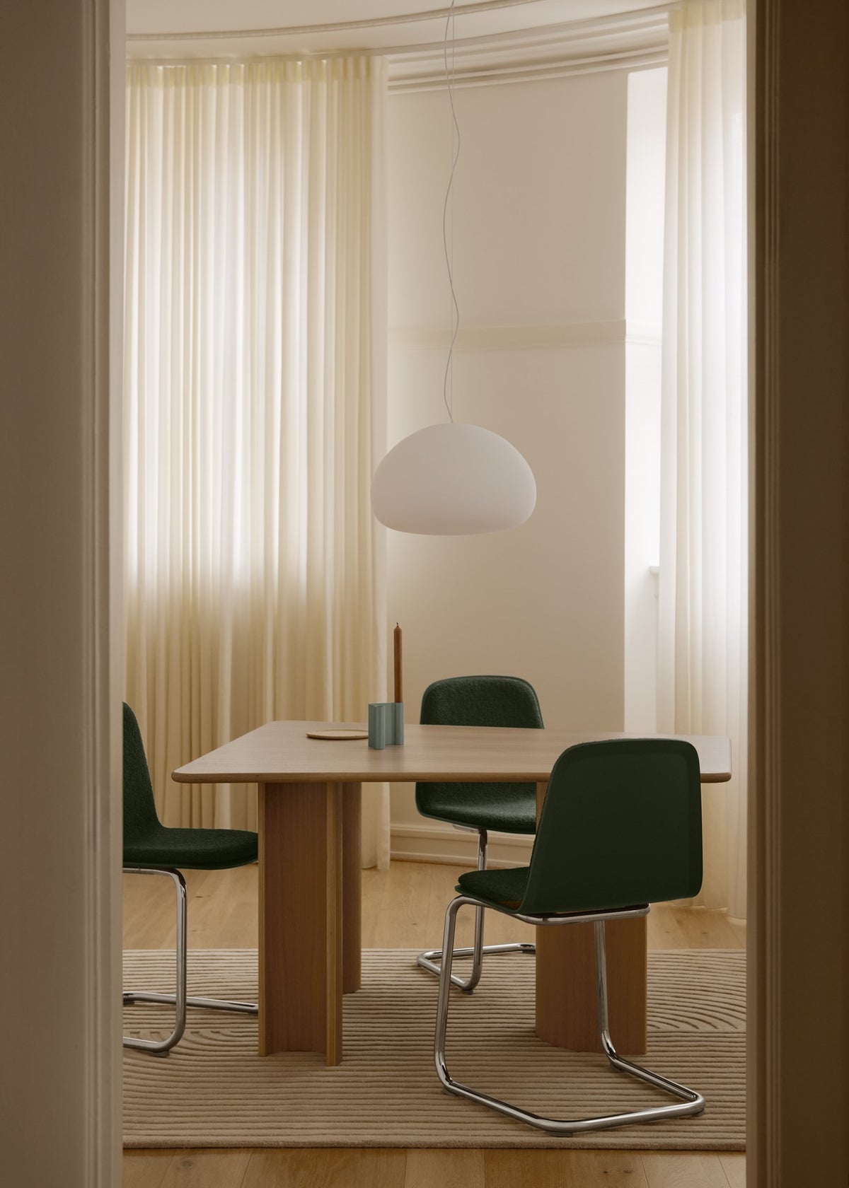Tisch RE-NORM Nussfurnier