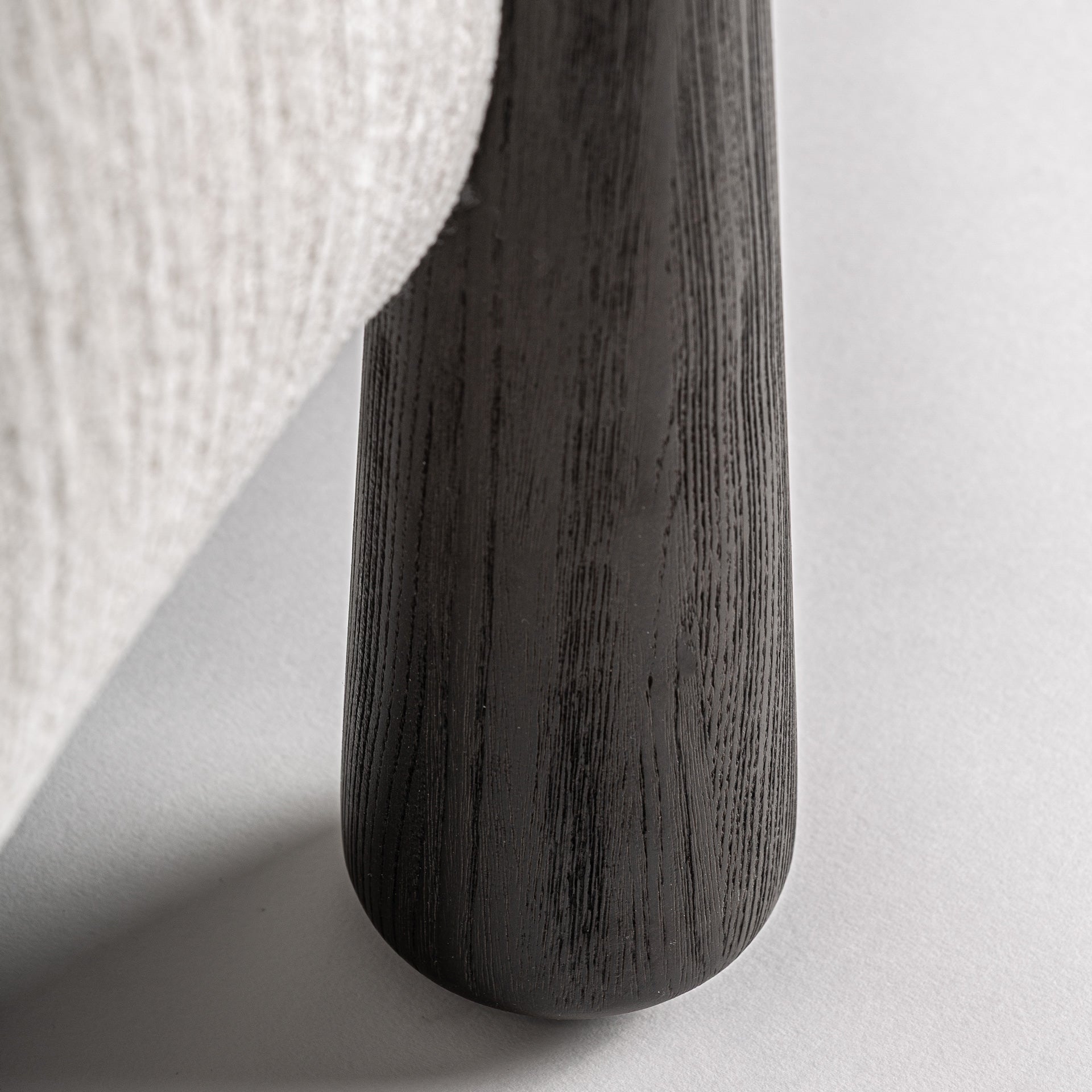 Bank DAVOS weißer Chenille mit dunklem Kiefernboden