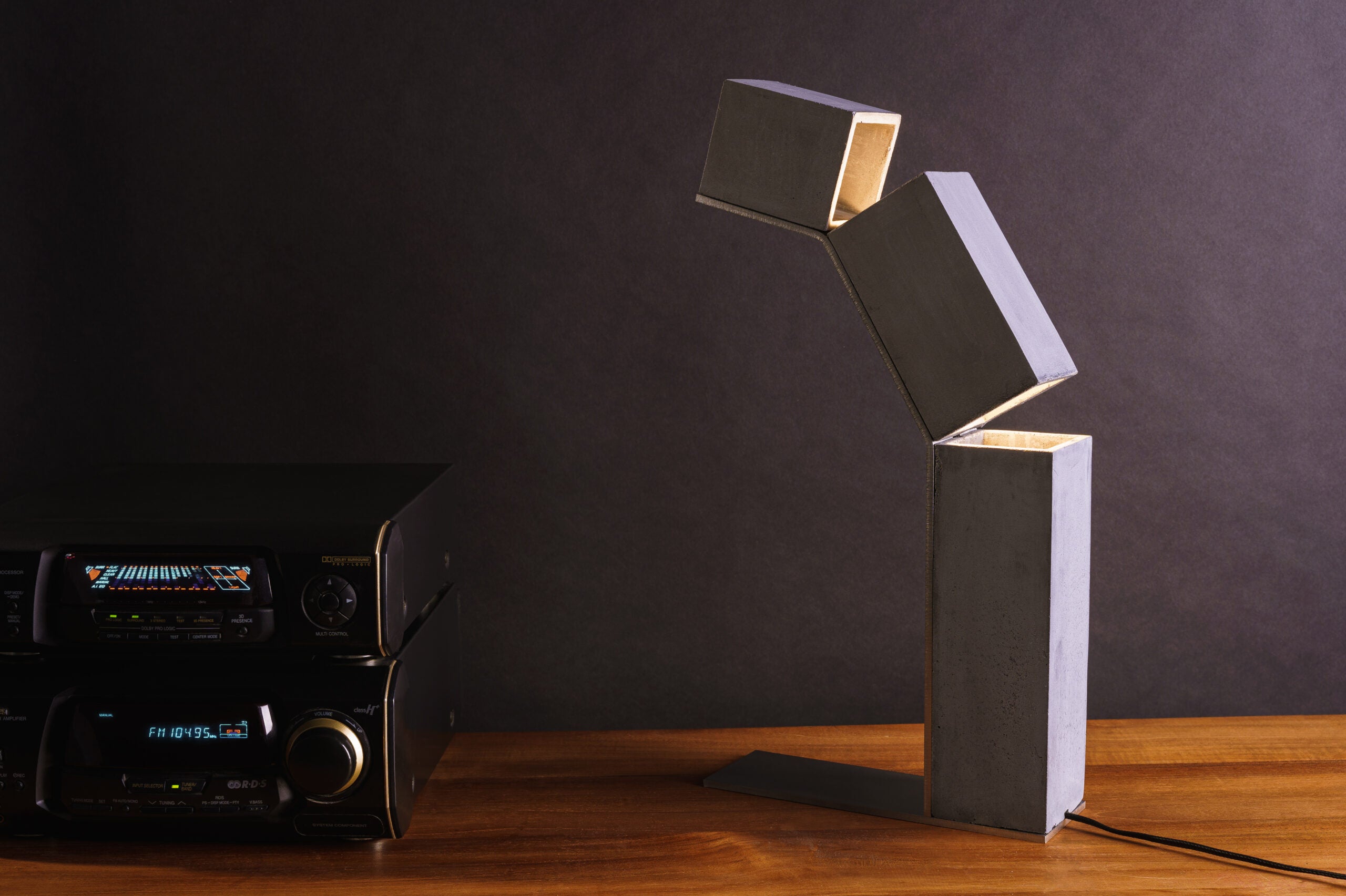 ROBOT Beton-Tischlampe