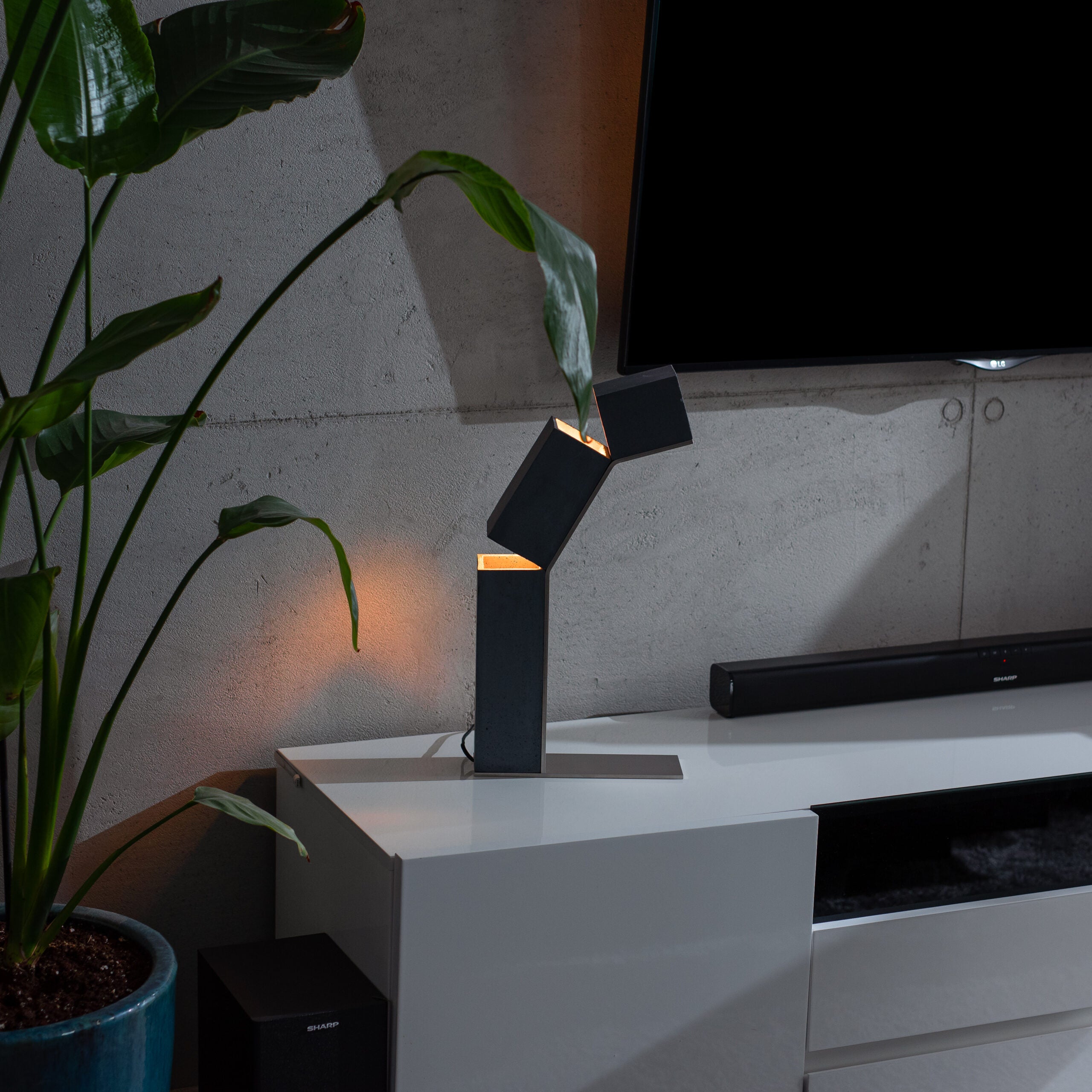 ROBOT Beton-Tischlampe