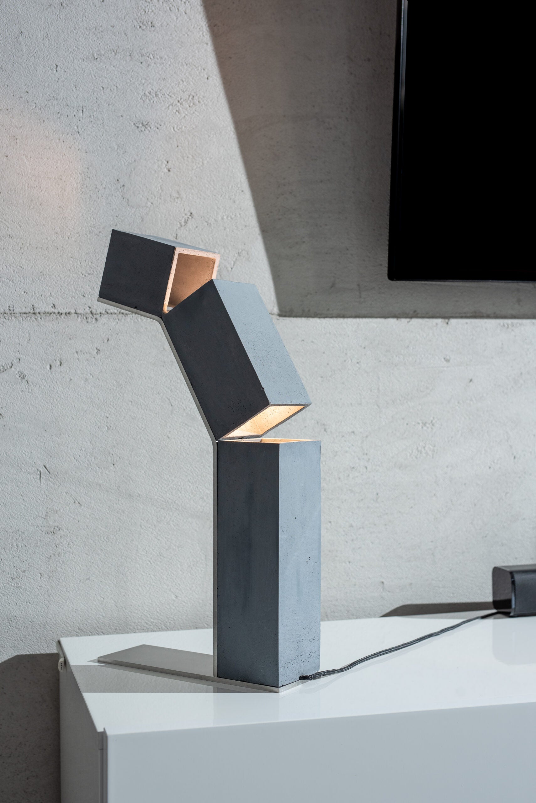 ROBOT Beton-Tischlampe