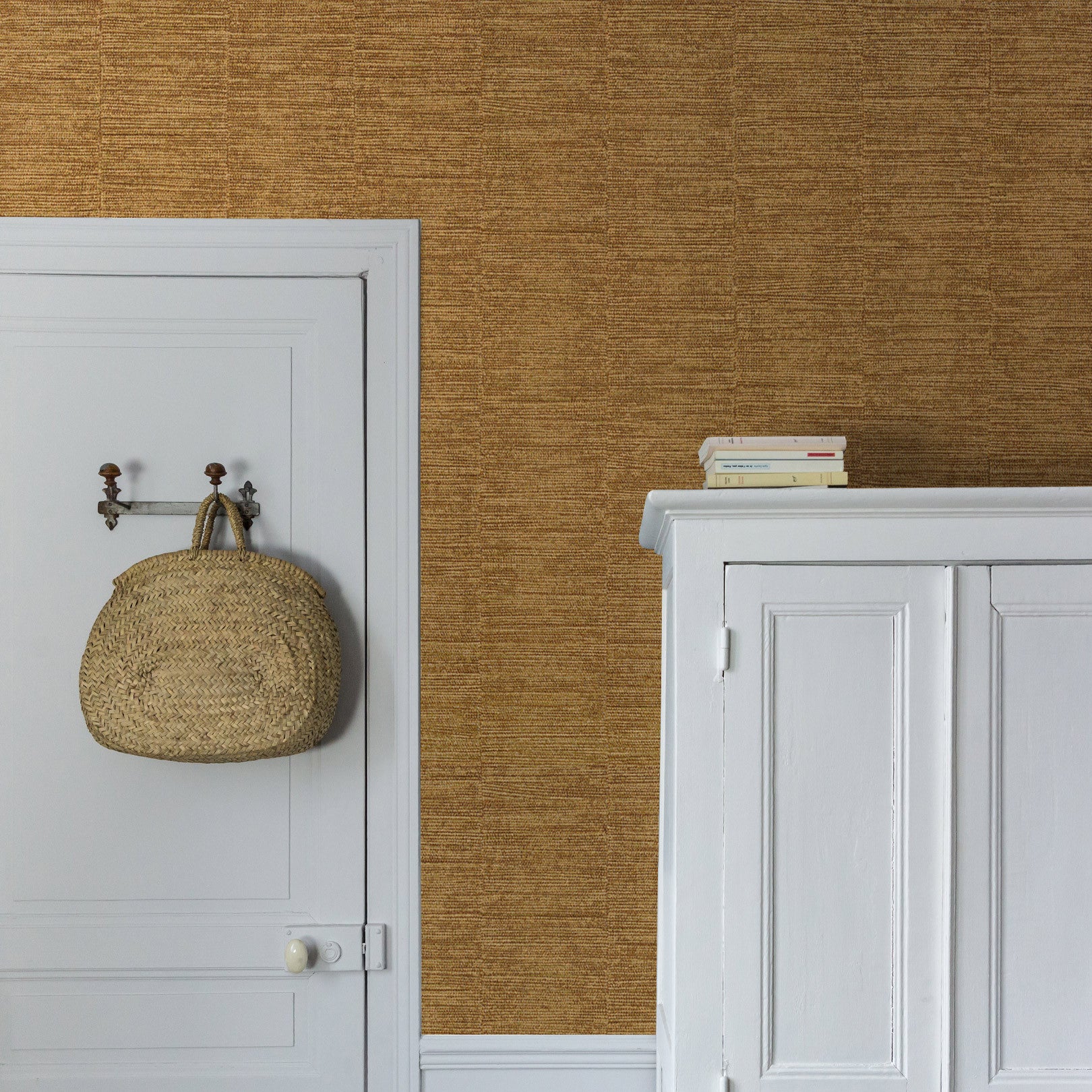 Metallic textured wallpaper in stripes SCANDIUM - OR PATINE dark yellow