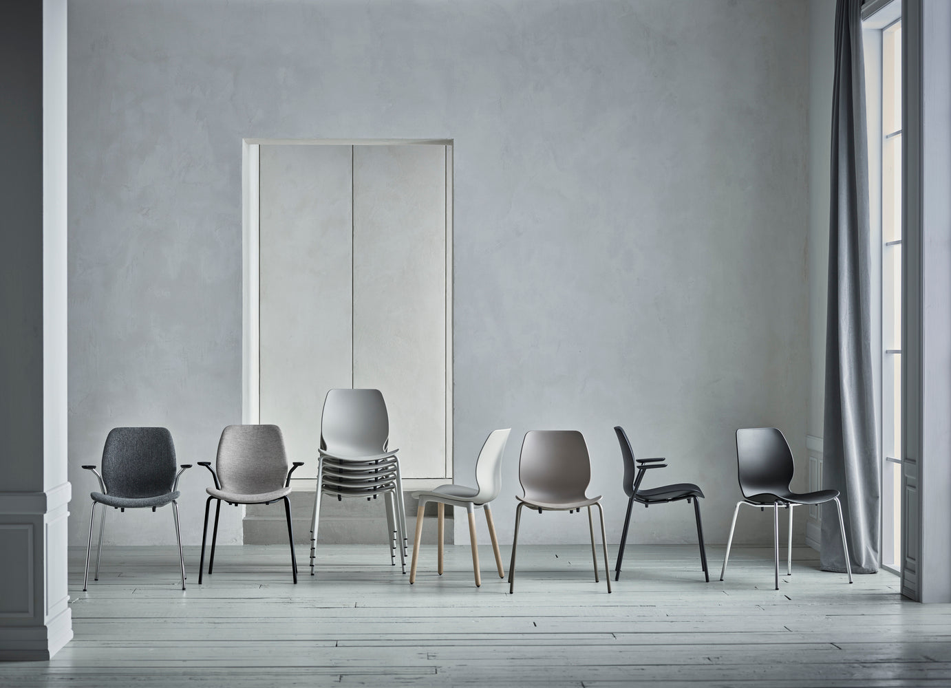 SEED chair upholstered with a steel base