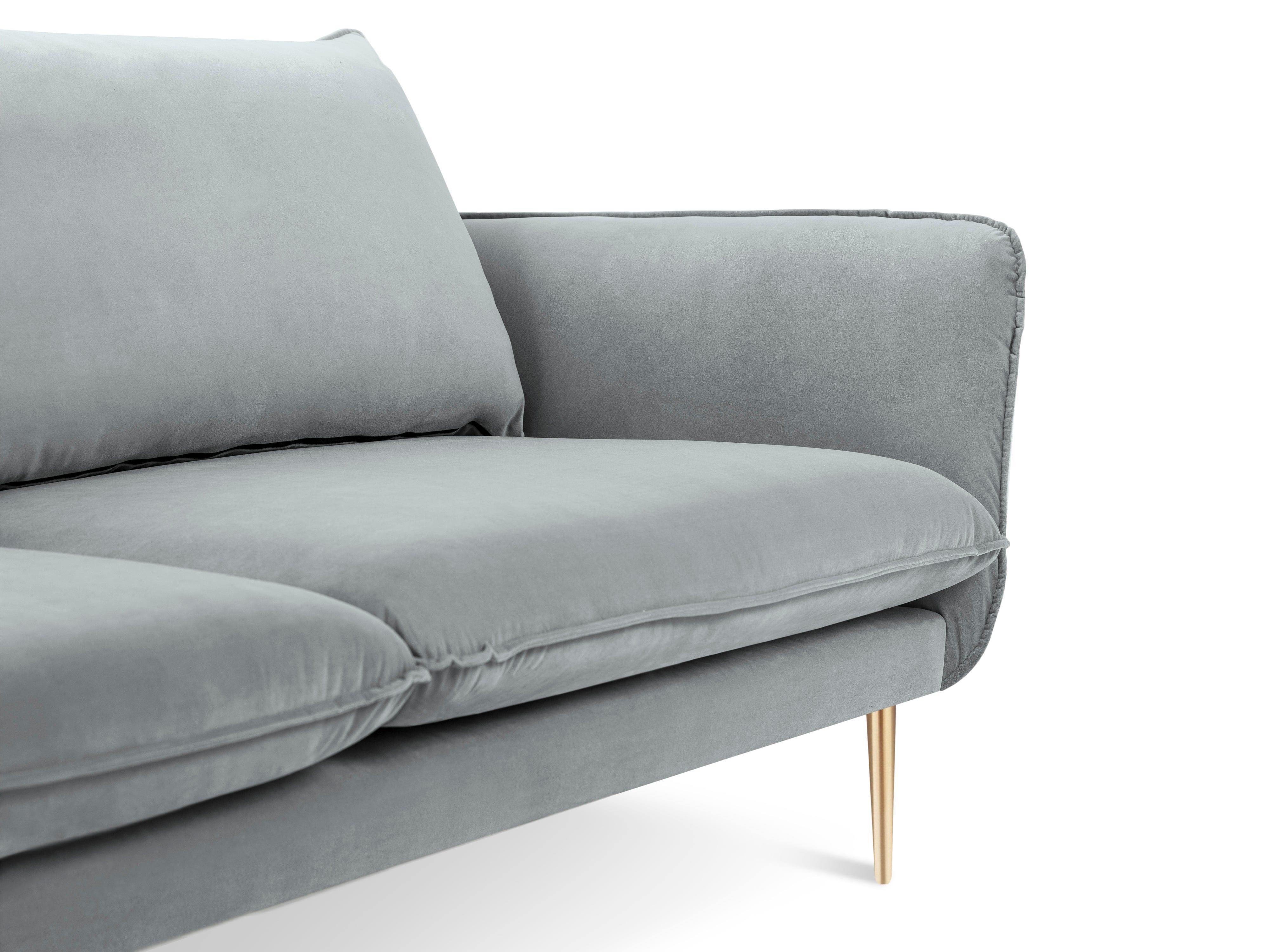 Sofa aksamitna 4-osobowa VIENNA jasnoszary ze złotą podstawą Cosmopolitan Design    Eye on Design