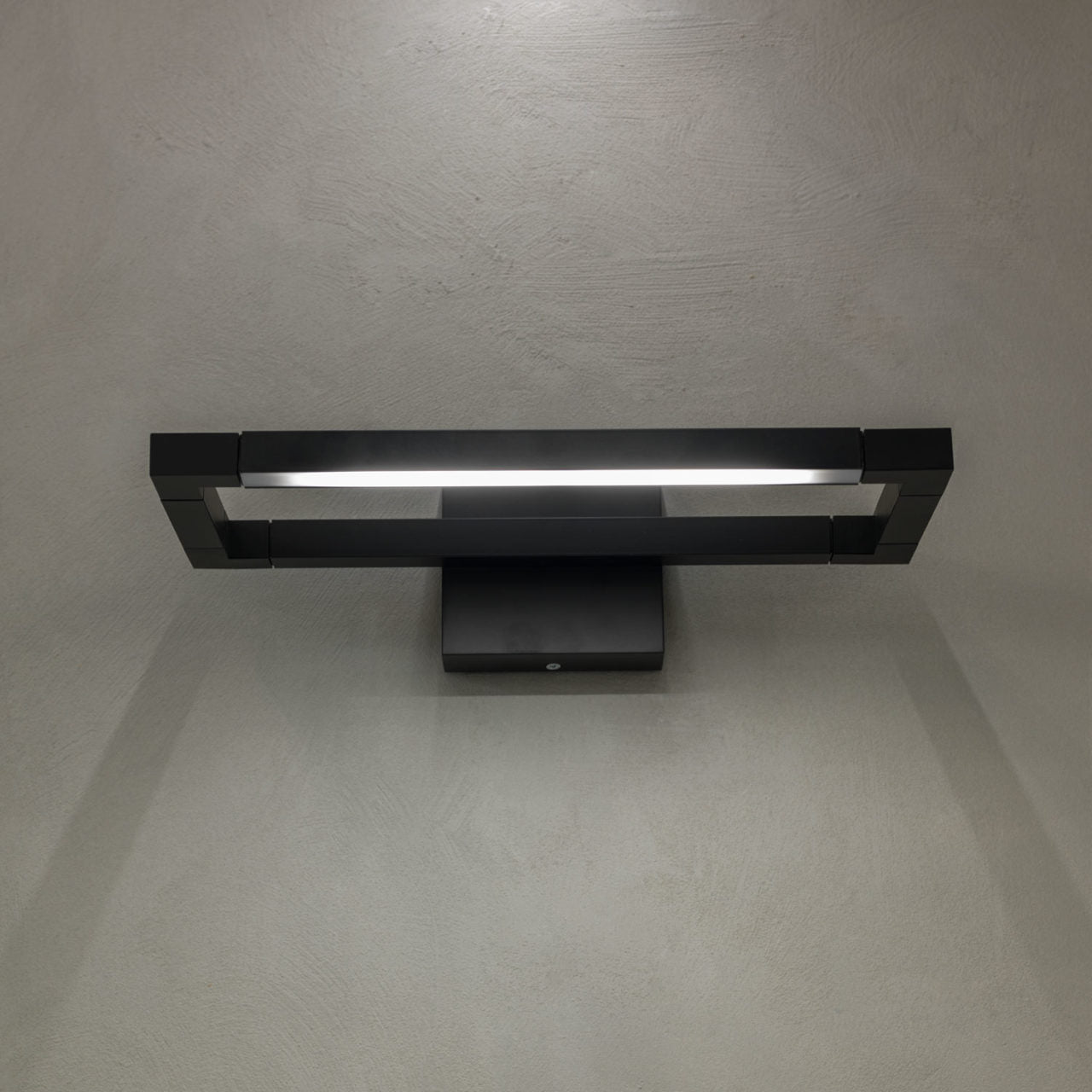 Spigolo aluminum wall lamp