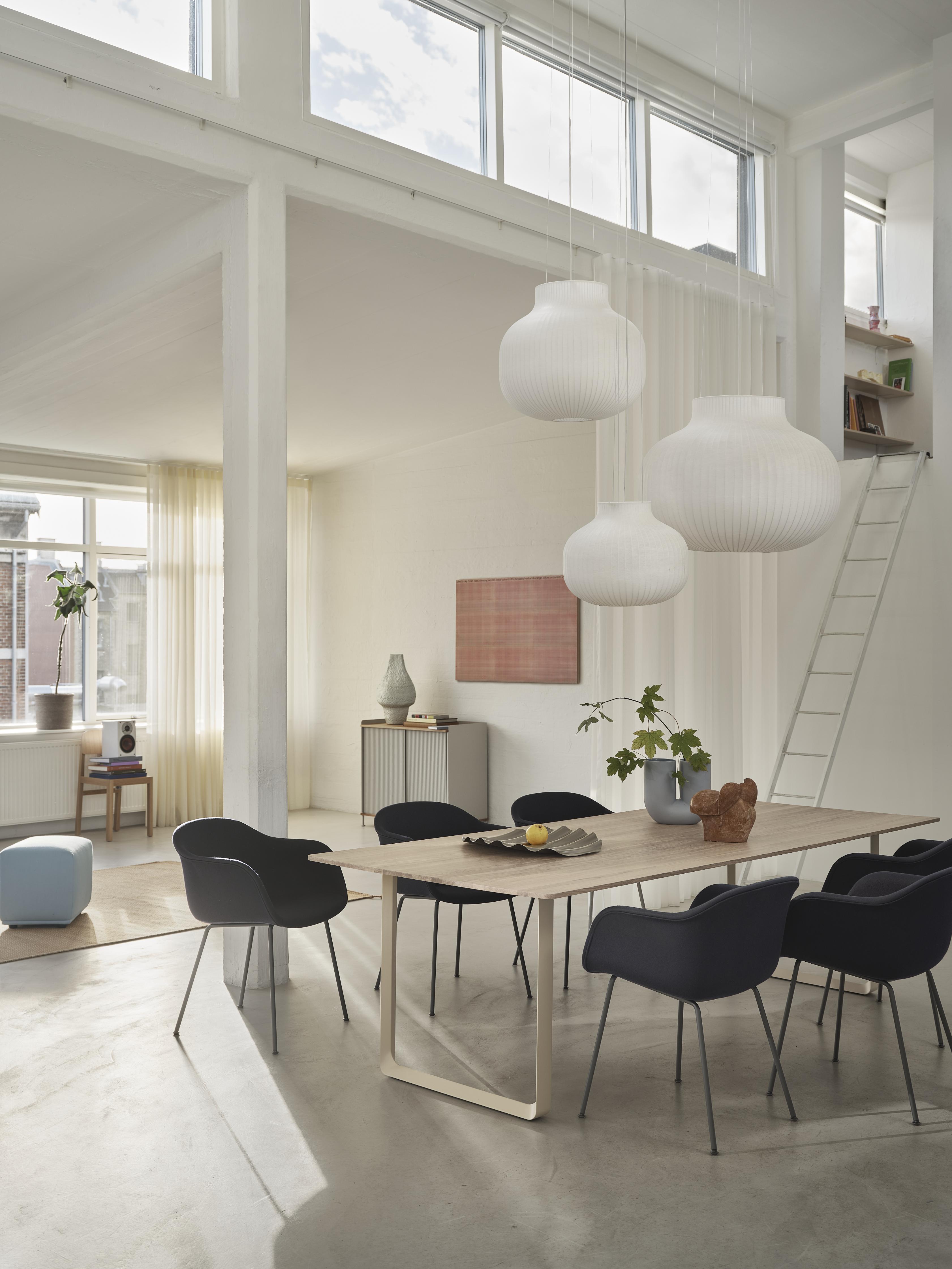 WAVE stool