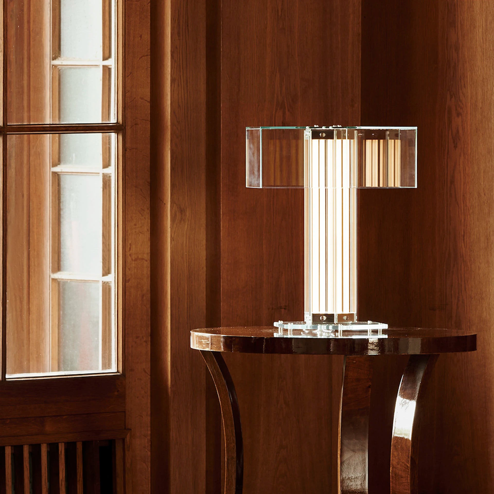 SUPERWIRE glass table lamp